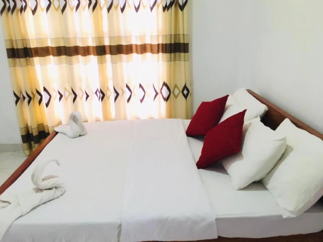 Bed in Adisham village home Haputale