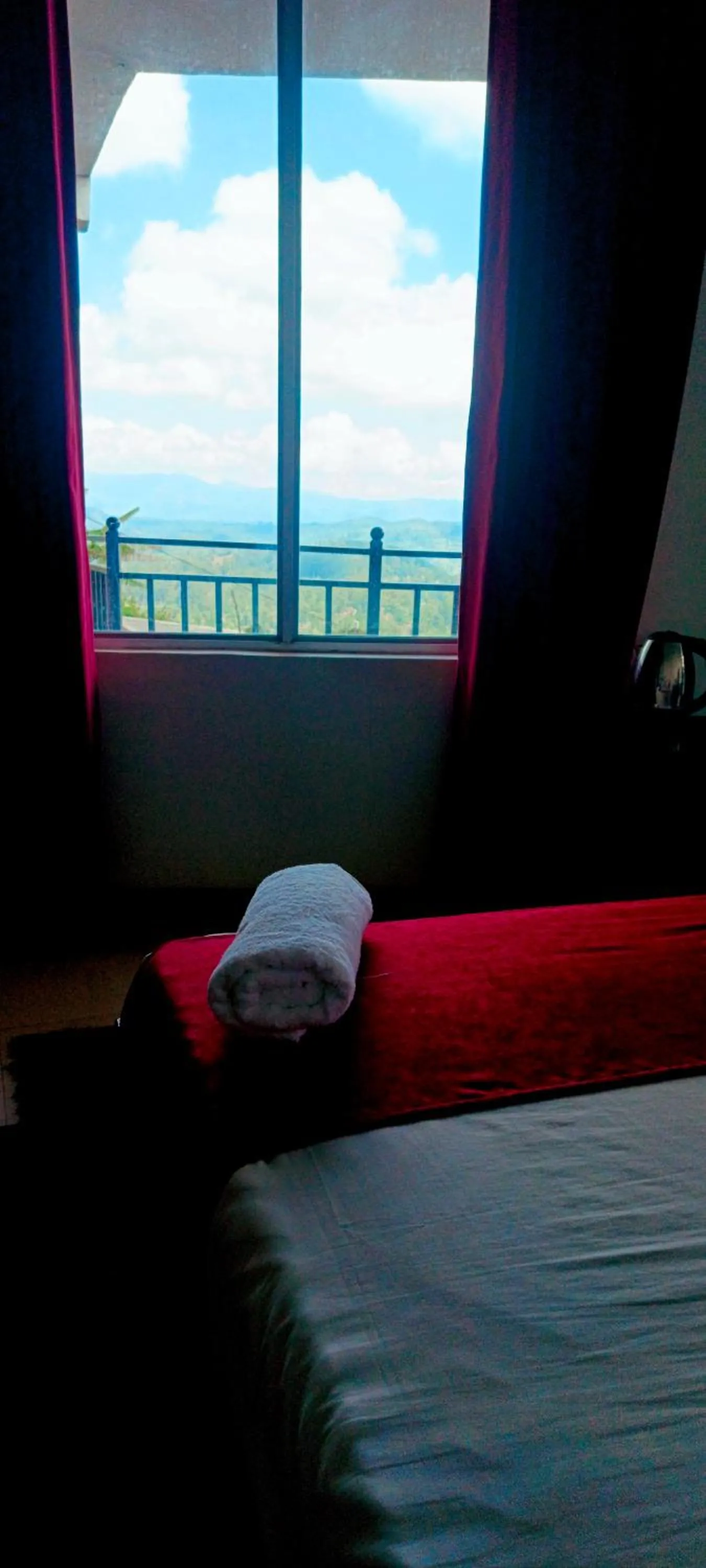Bed in Adisham village home Haputale