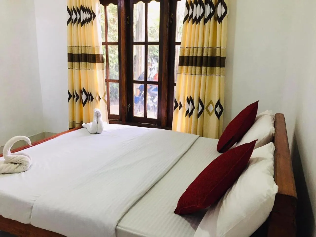 Bed in Adisham village home Haputale