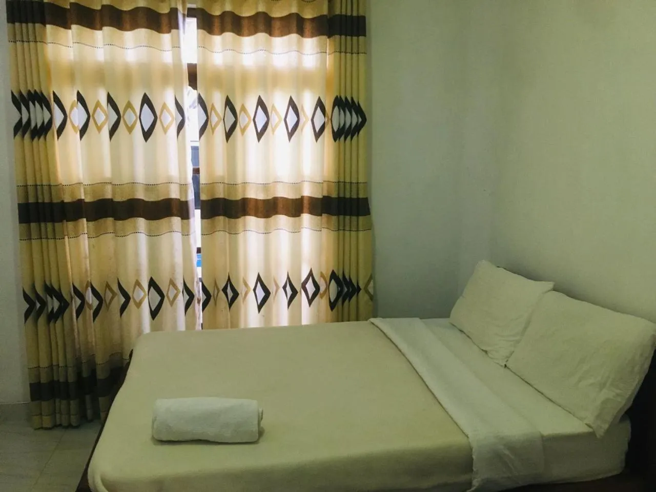 Bed in Adisham village home Haputale