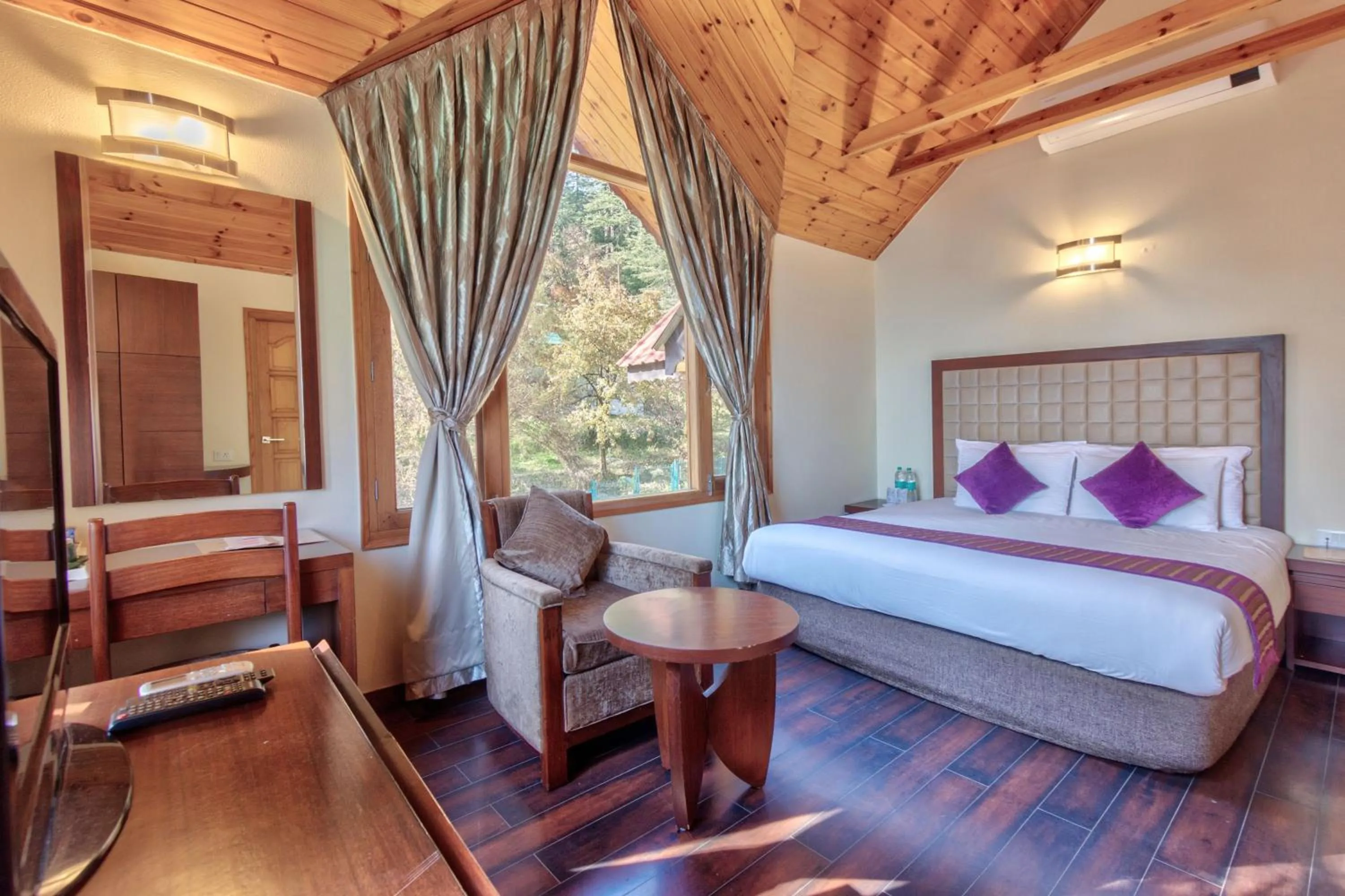 Bed in Shingar Regency