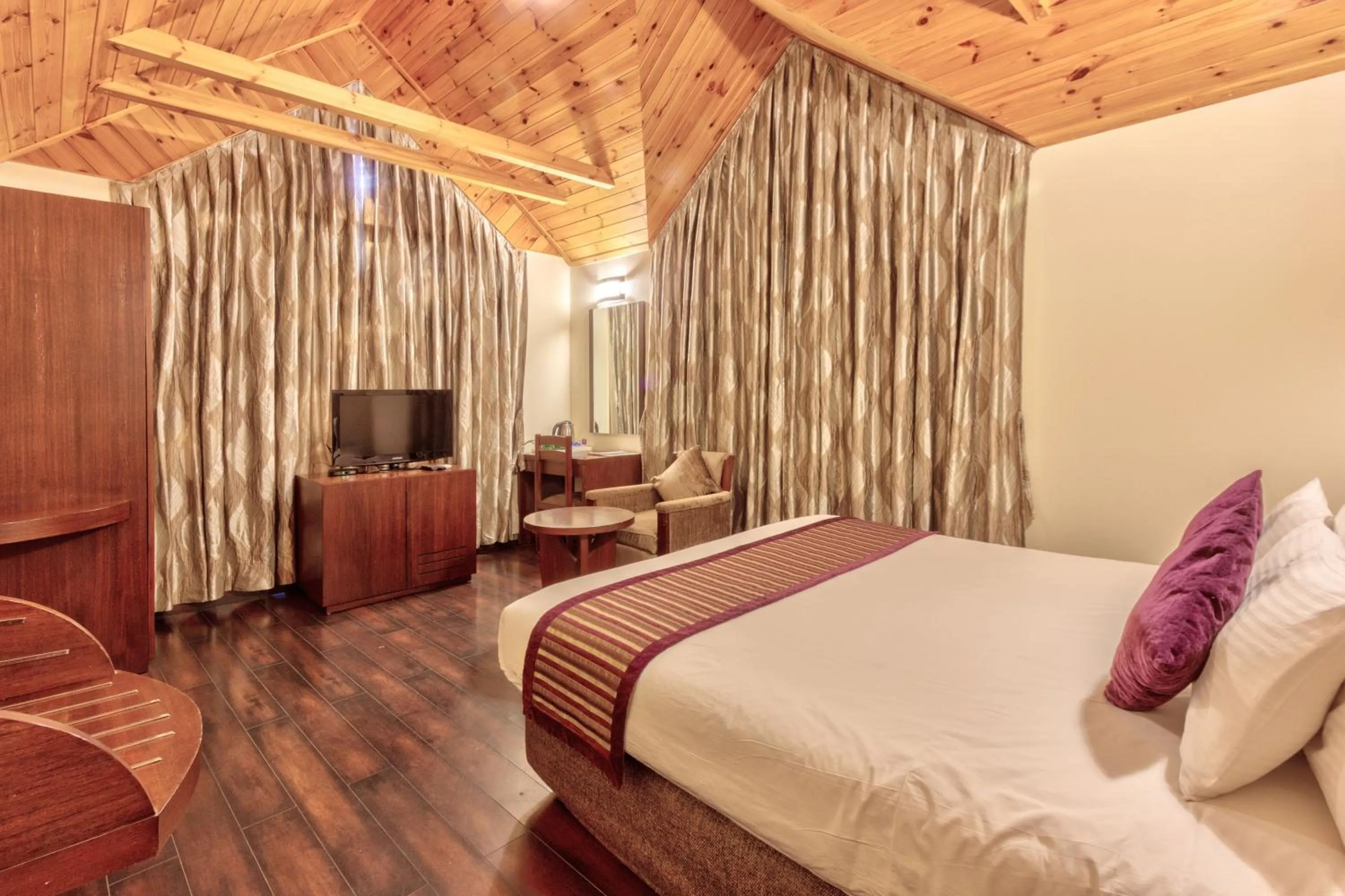 Bed in Shingar Regency