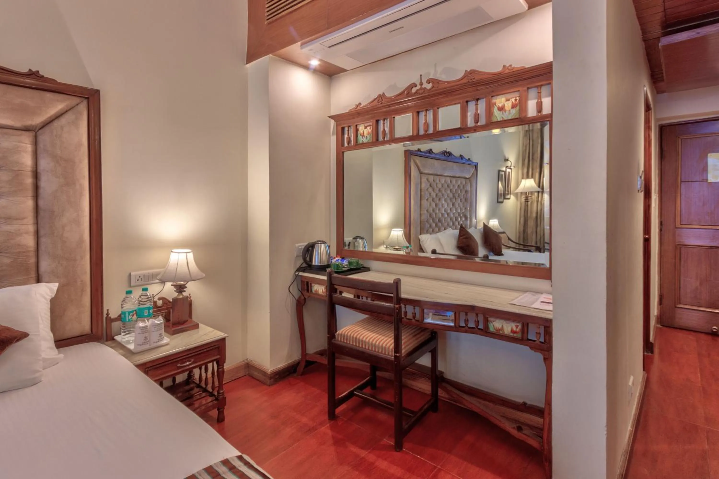 Bed in Shingar Regency