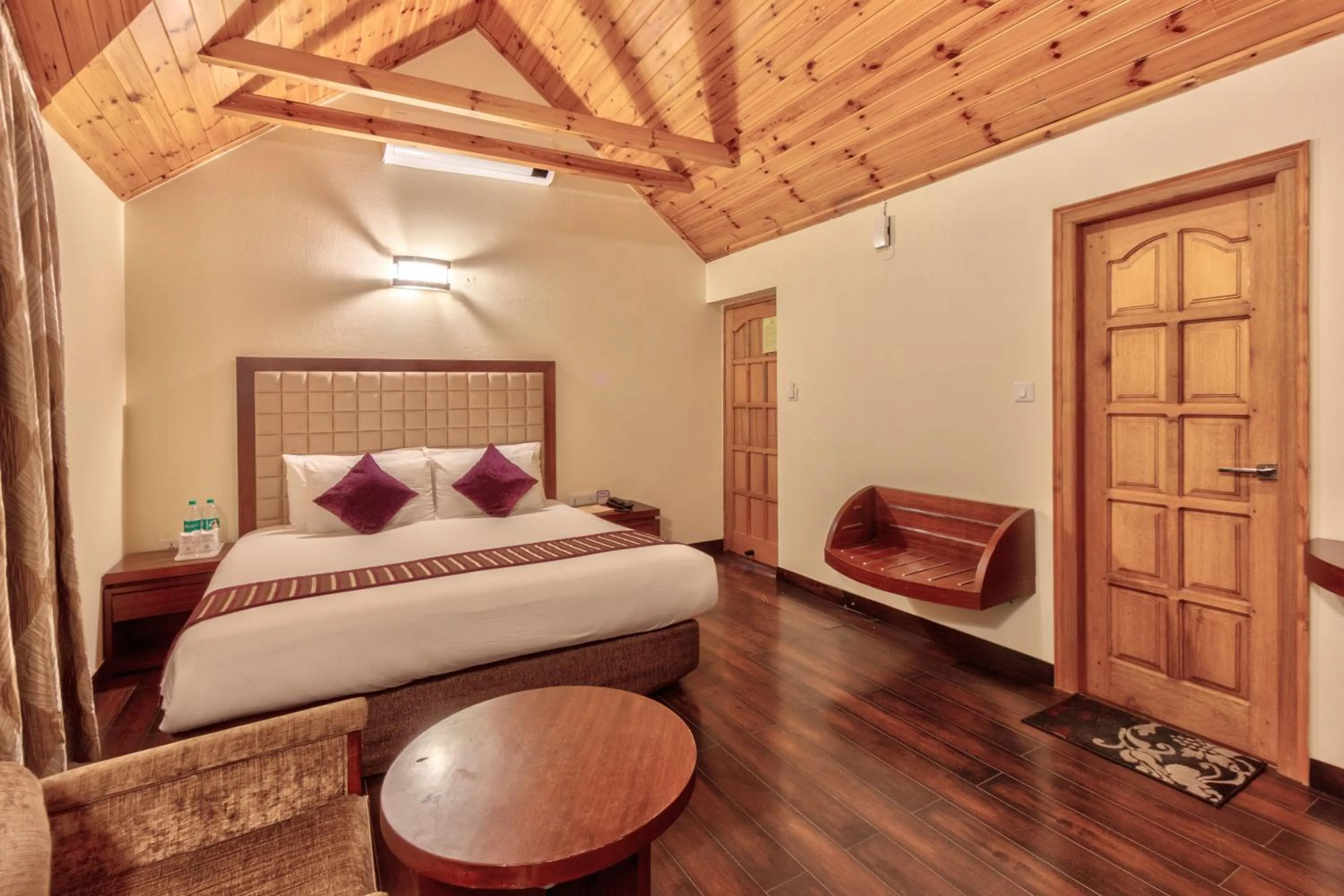 Bed in Shingar Regency