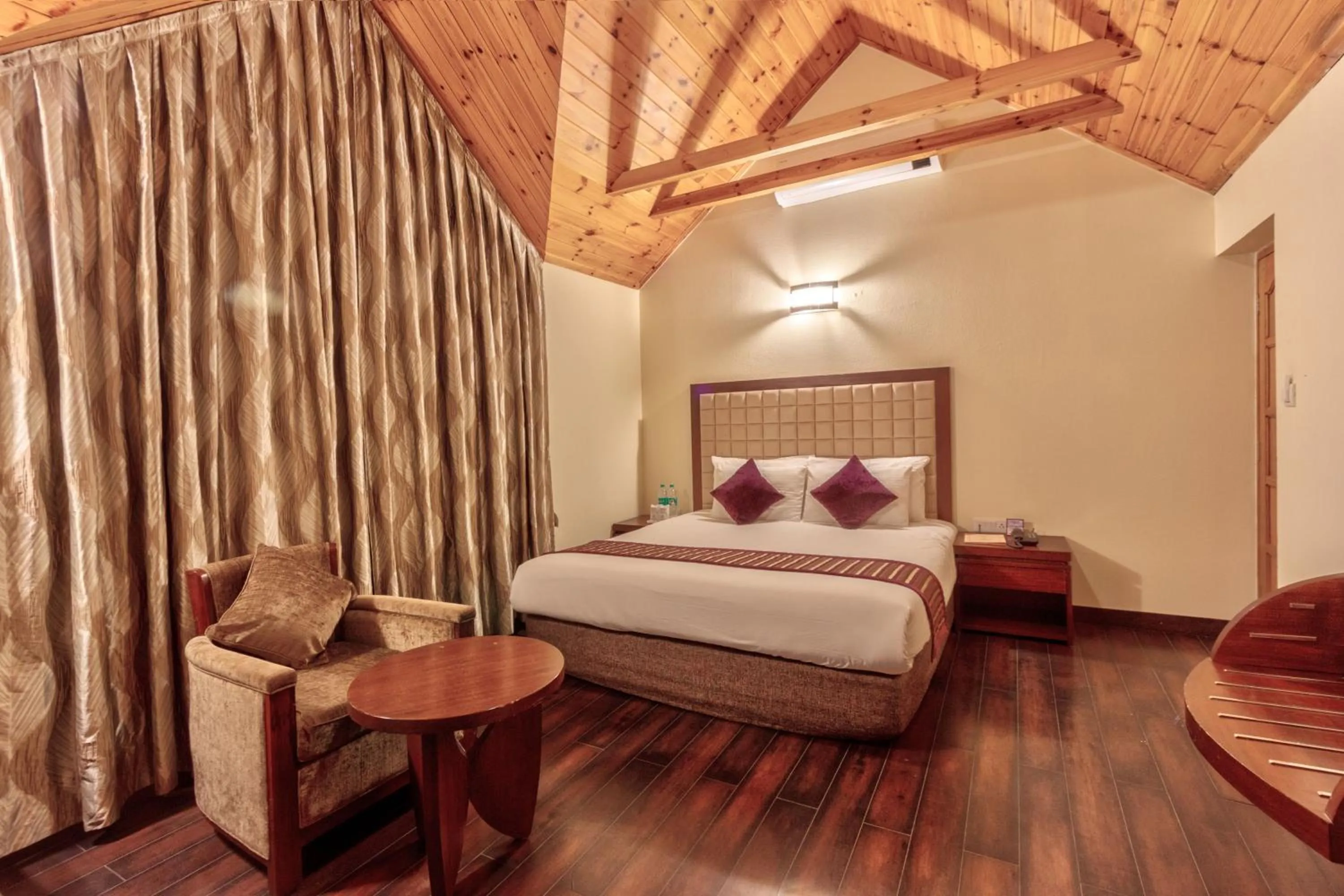 Bed in Shingar Regency