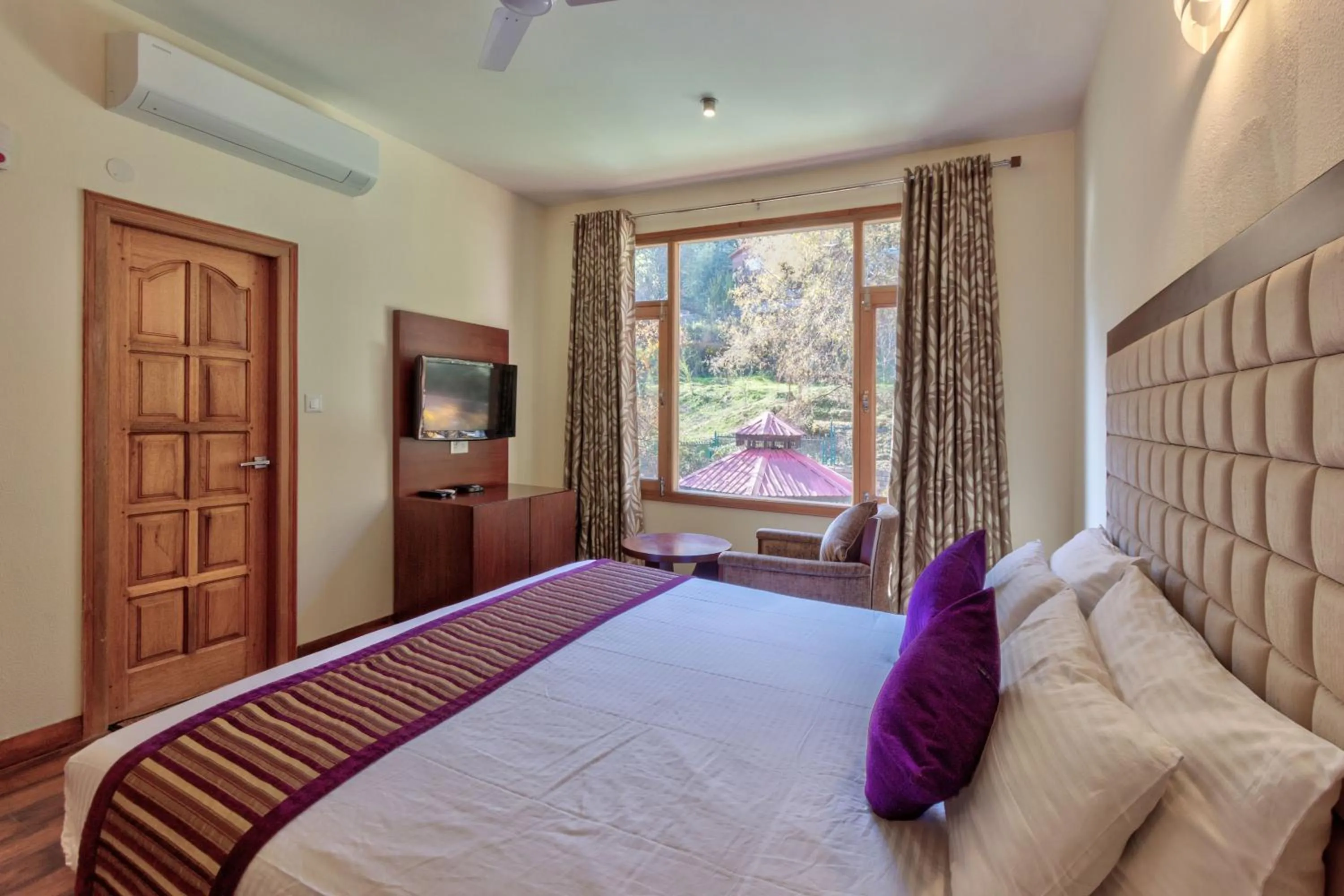 Bed in Shingar Regency