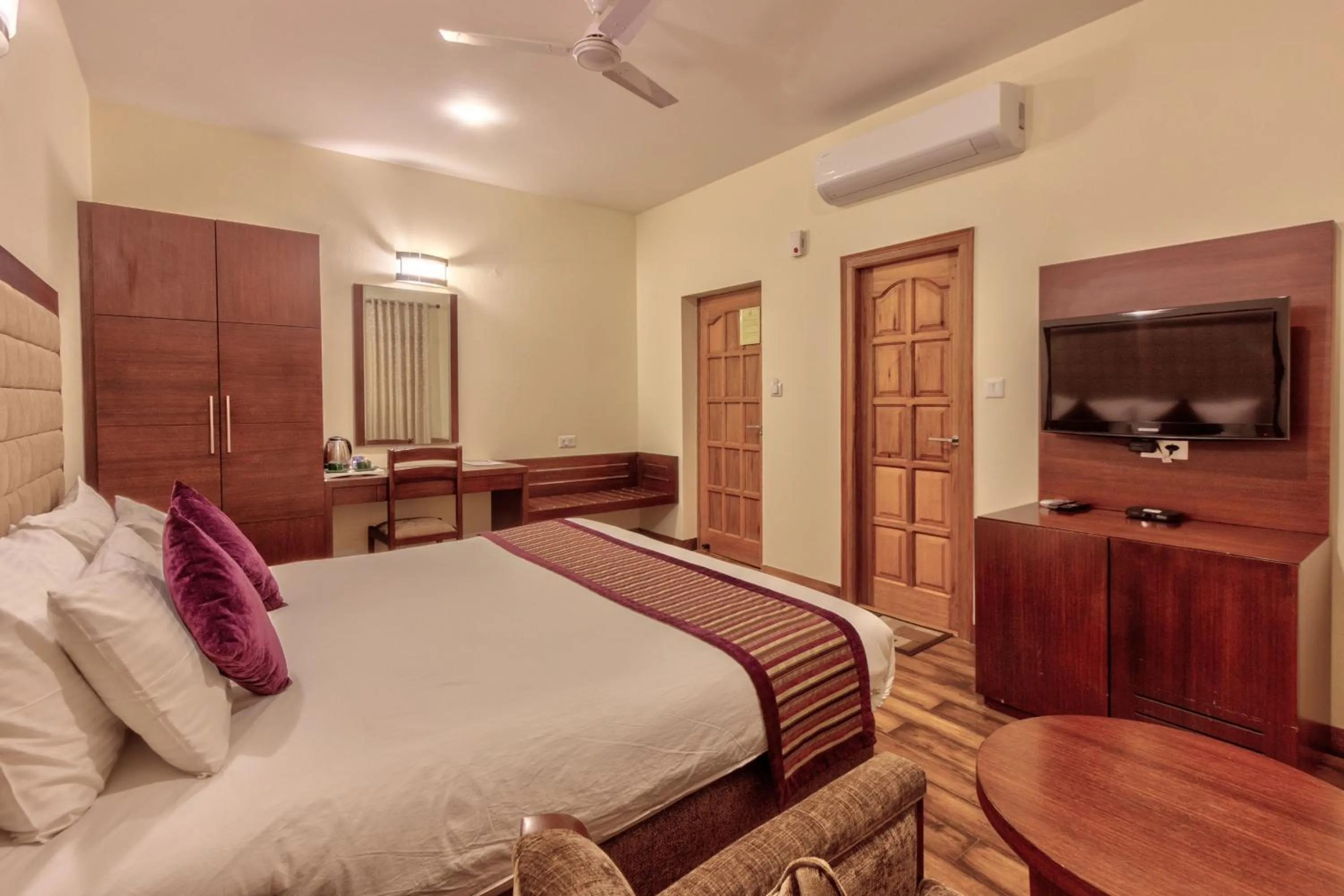 Bed in Shingar Regency