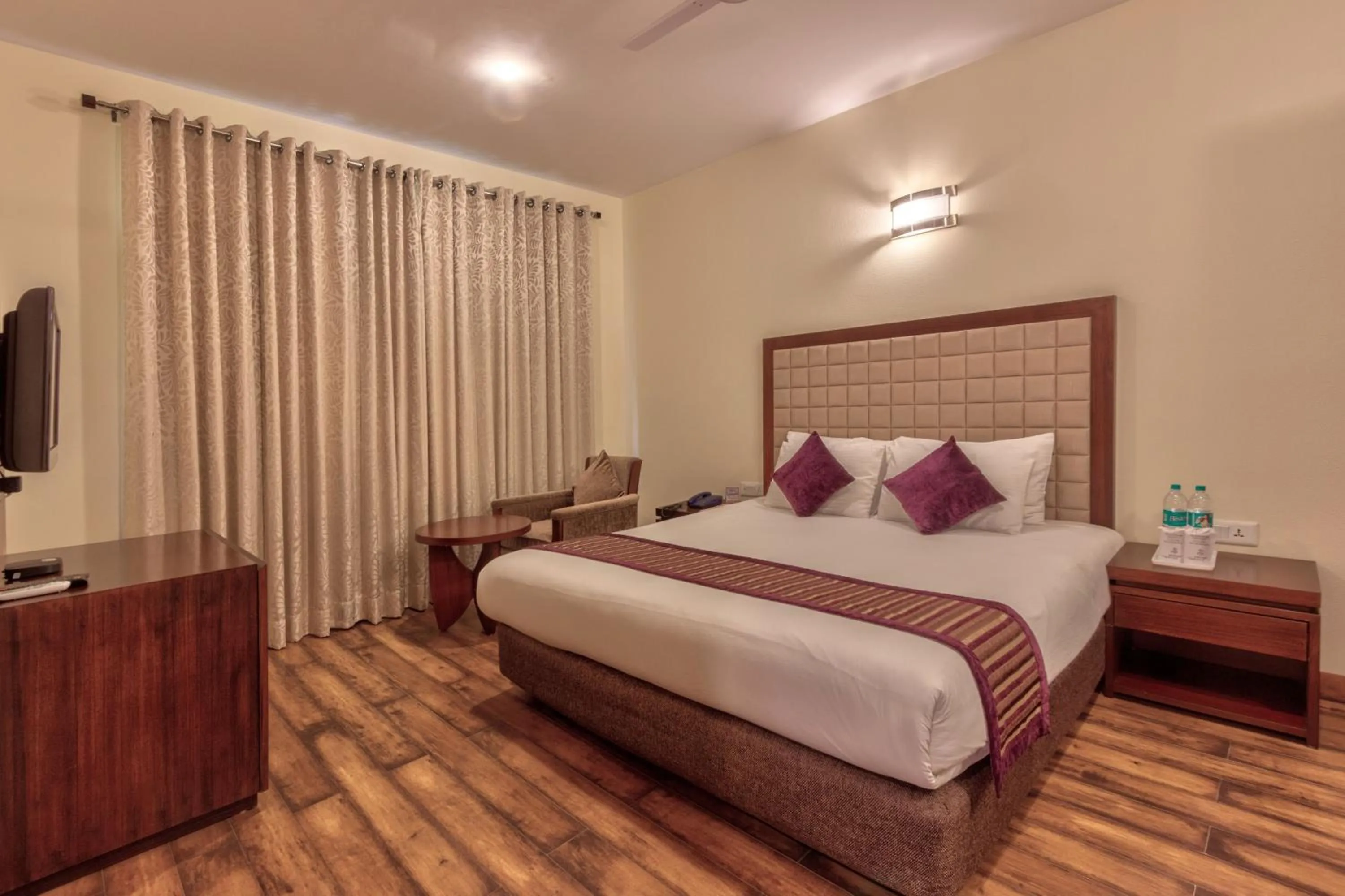 Bed in Shingar Regency