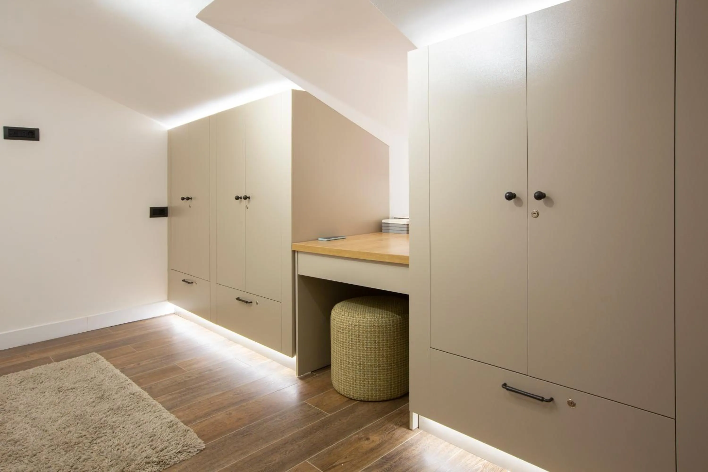 wardrobe in Marrone Hotel Tsaghkadzor