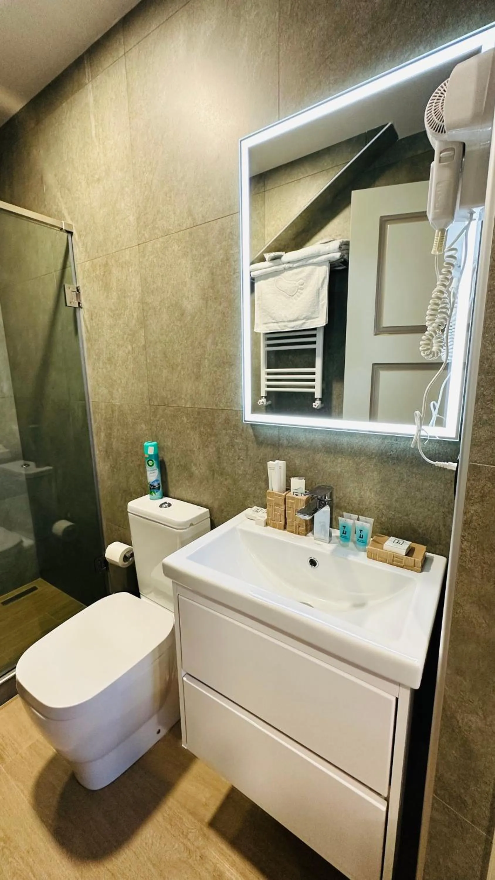 Shower in Marrone Hotel Tsaghkadzor