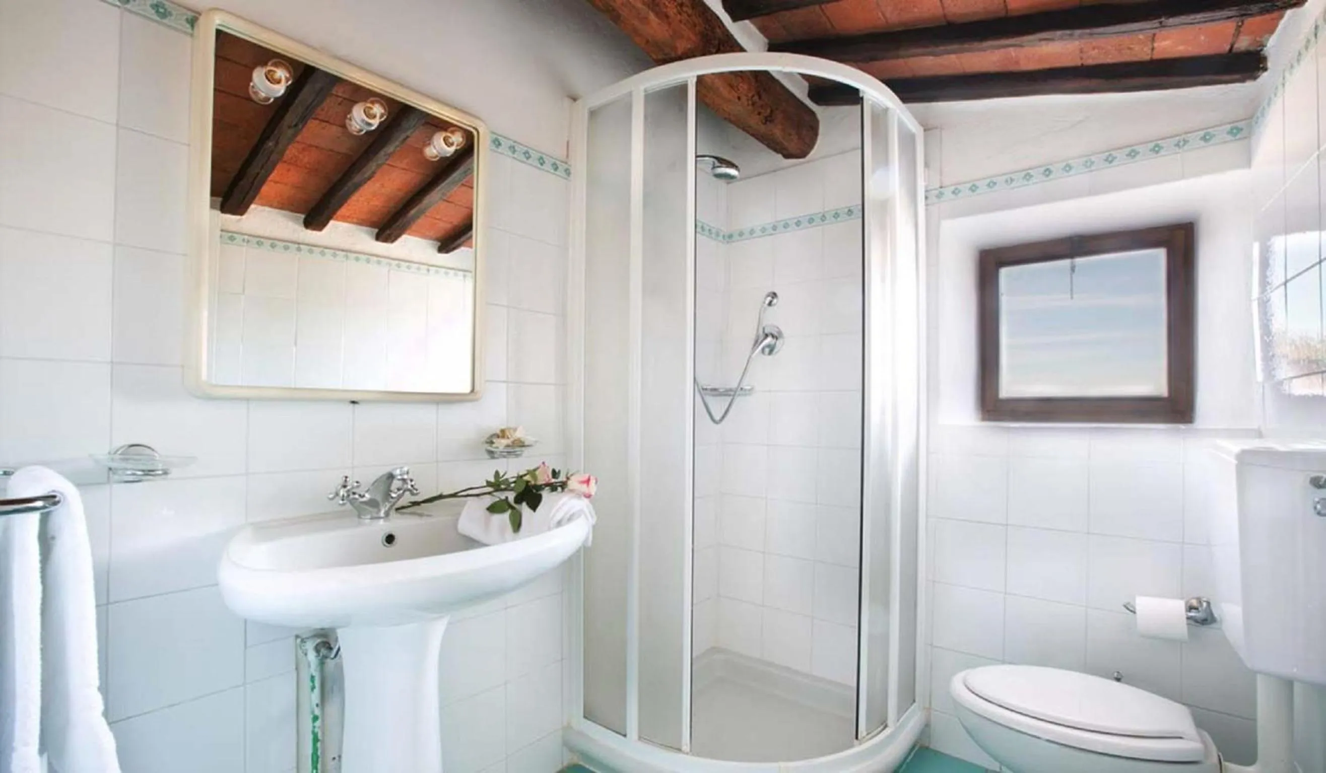 Shower in Le Filigare Wine & Country Relais