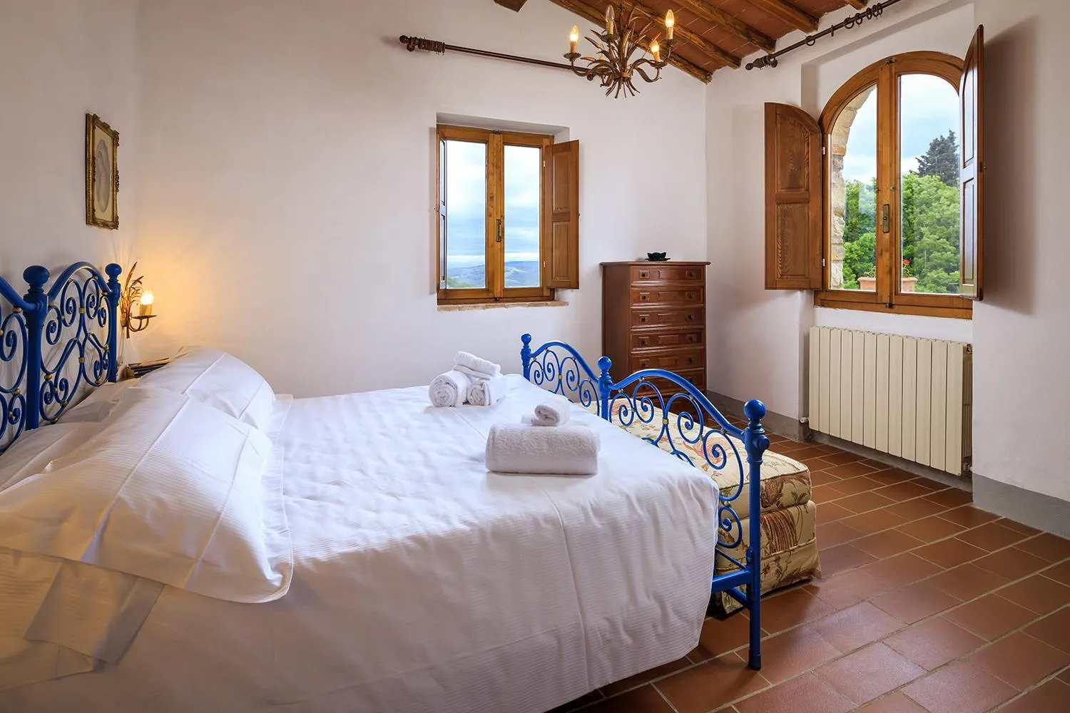 Bed in Le Filigare Wine & Country Relais