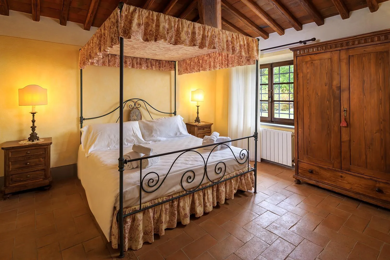 Bed in Le Filigare Wine & Country Relais