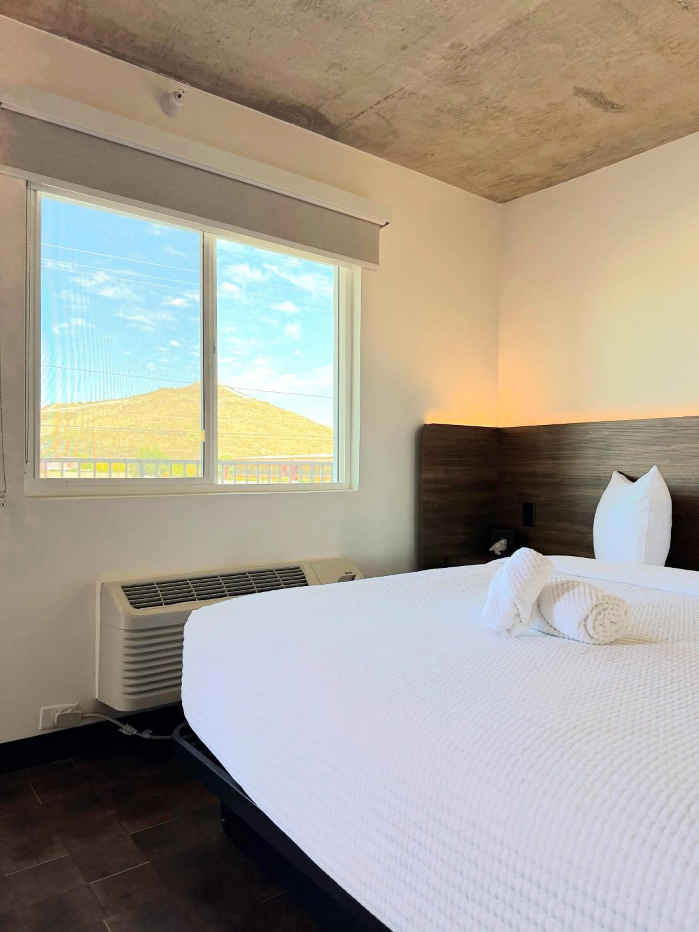 Bed in The Alice Hotel