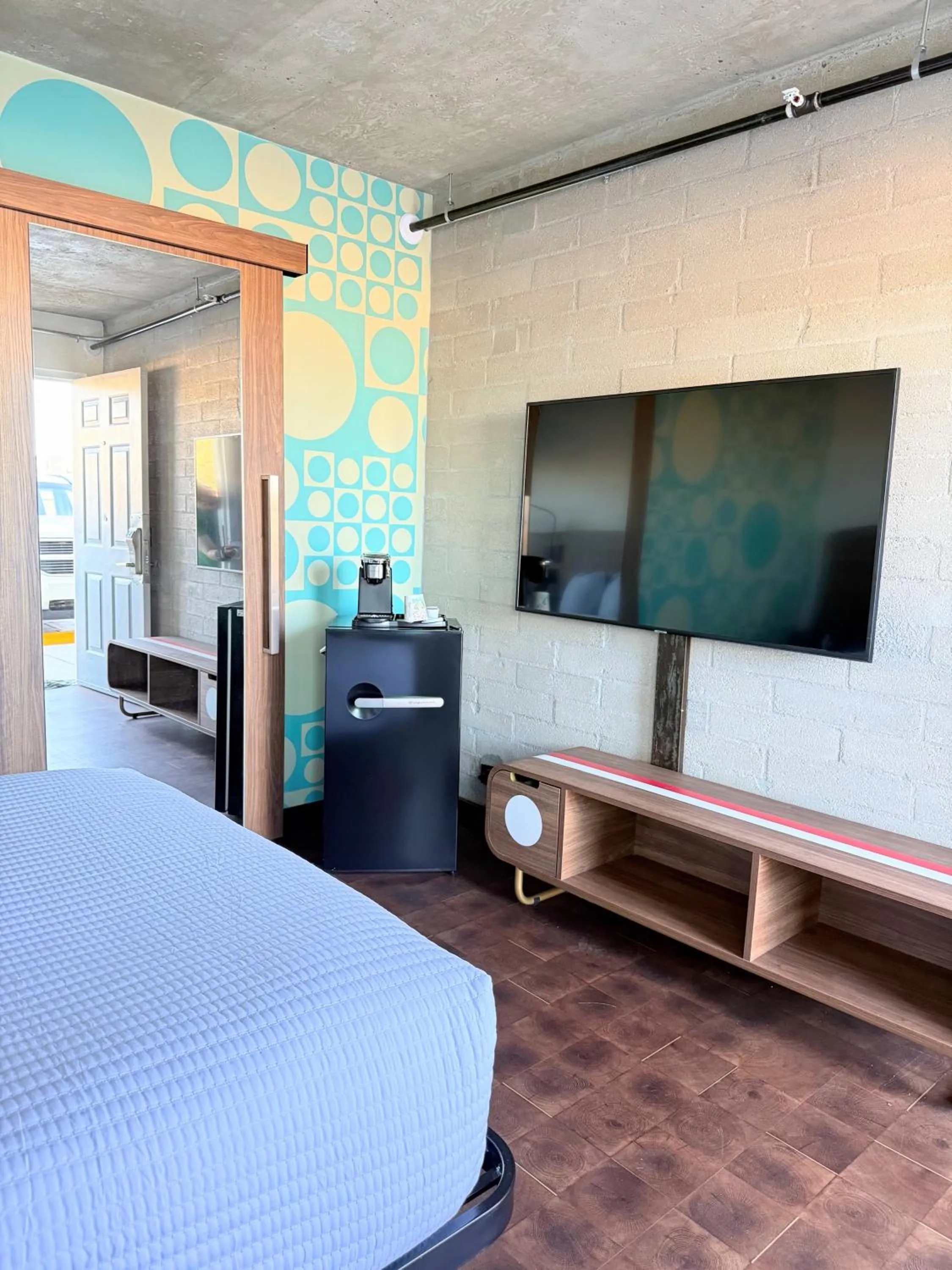 Bed in The Alice Hotel