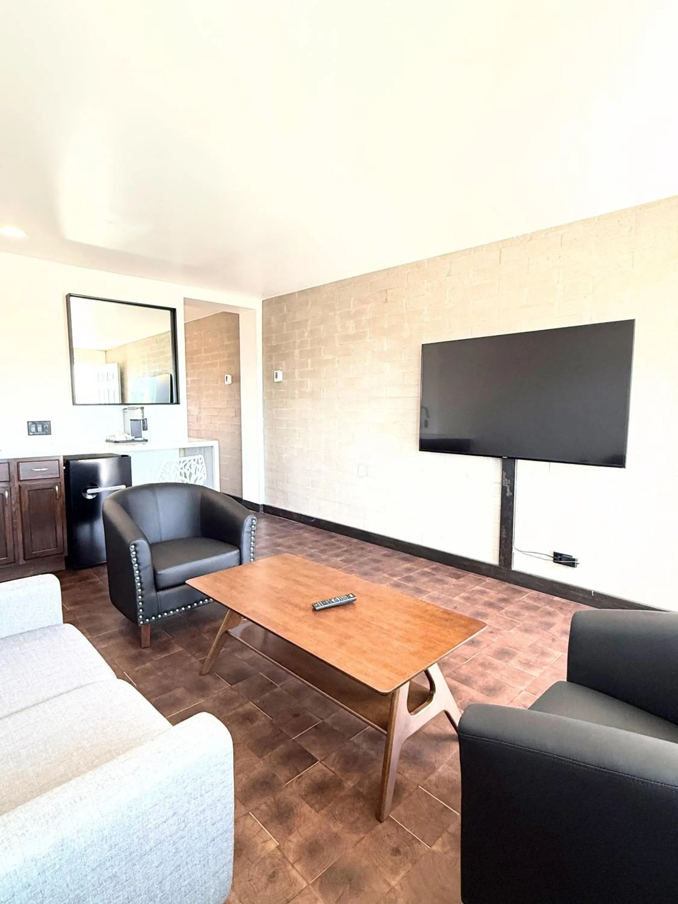 TV and multimedia in The Alice Hotel