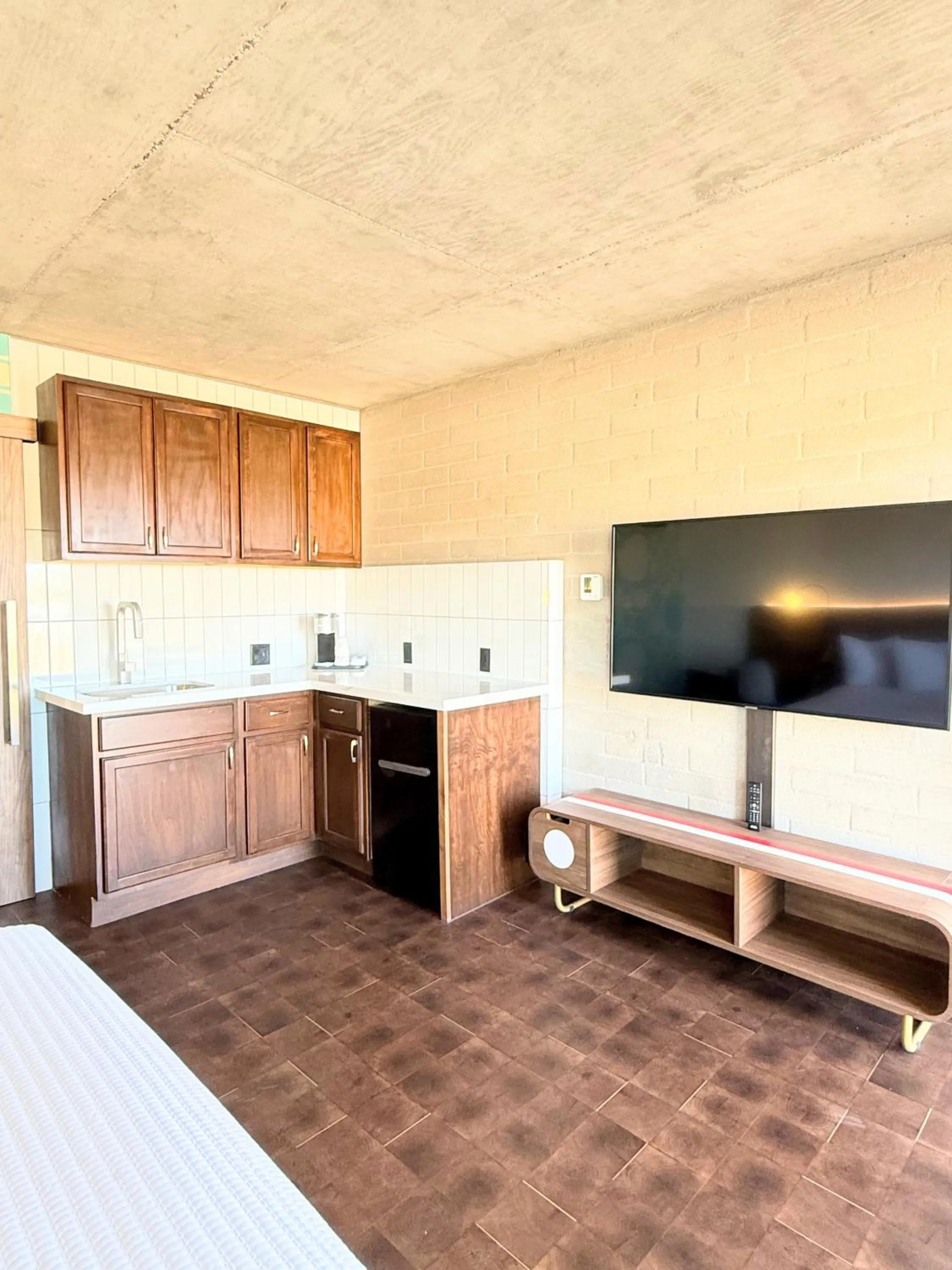 Bed in The Alice Hotel