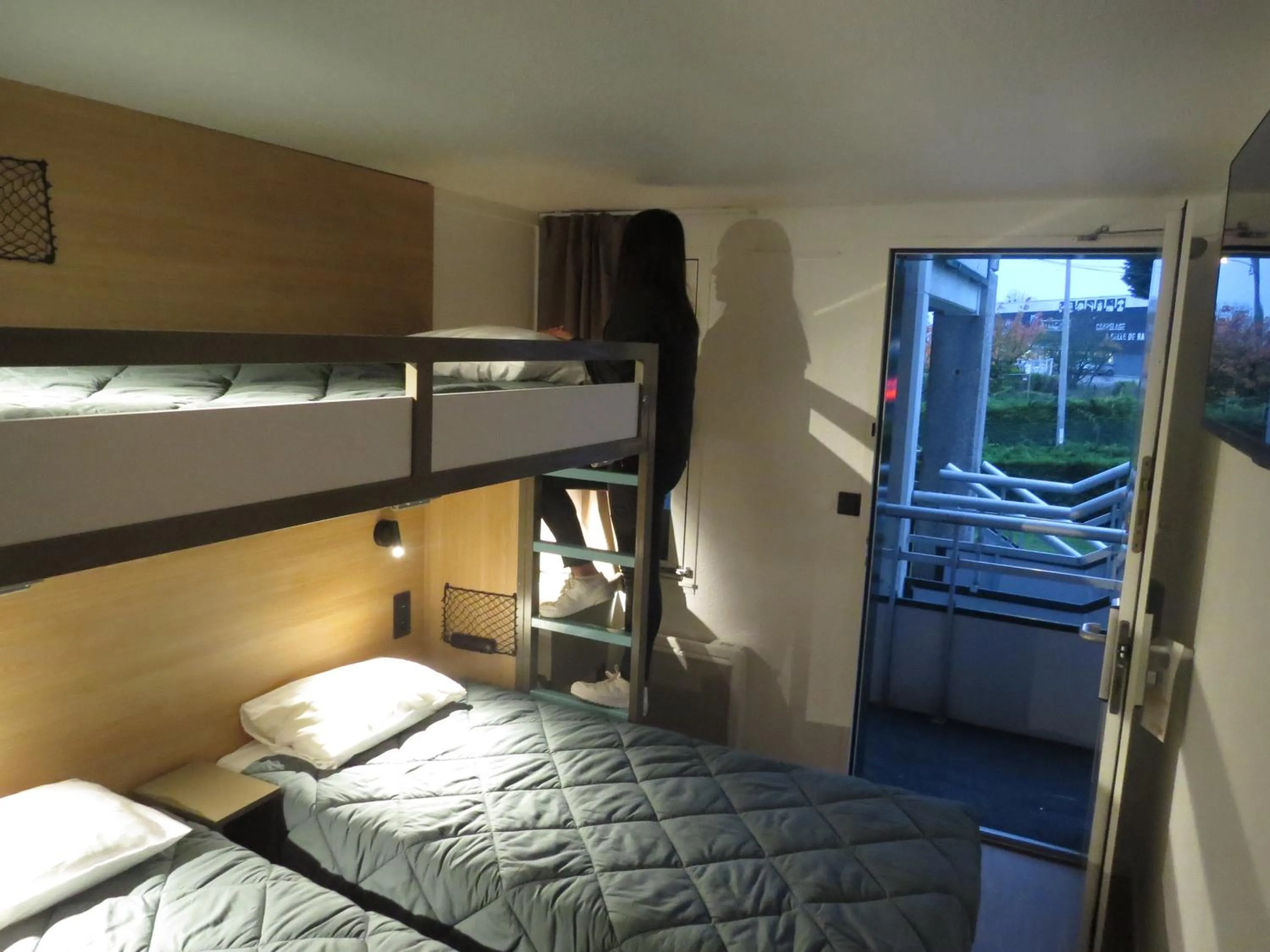 Photo of the whole room, Bed in HOTEL PREMIERE CLASSE Rouen Sud Oissel