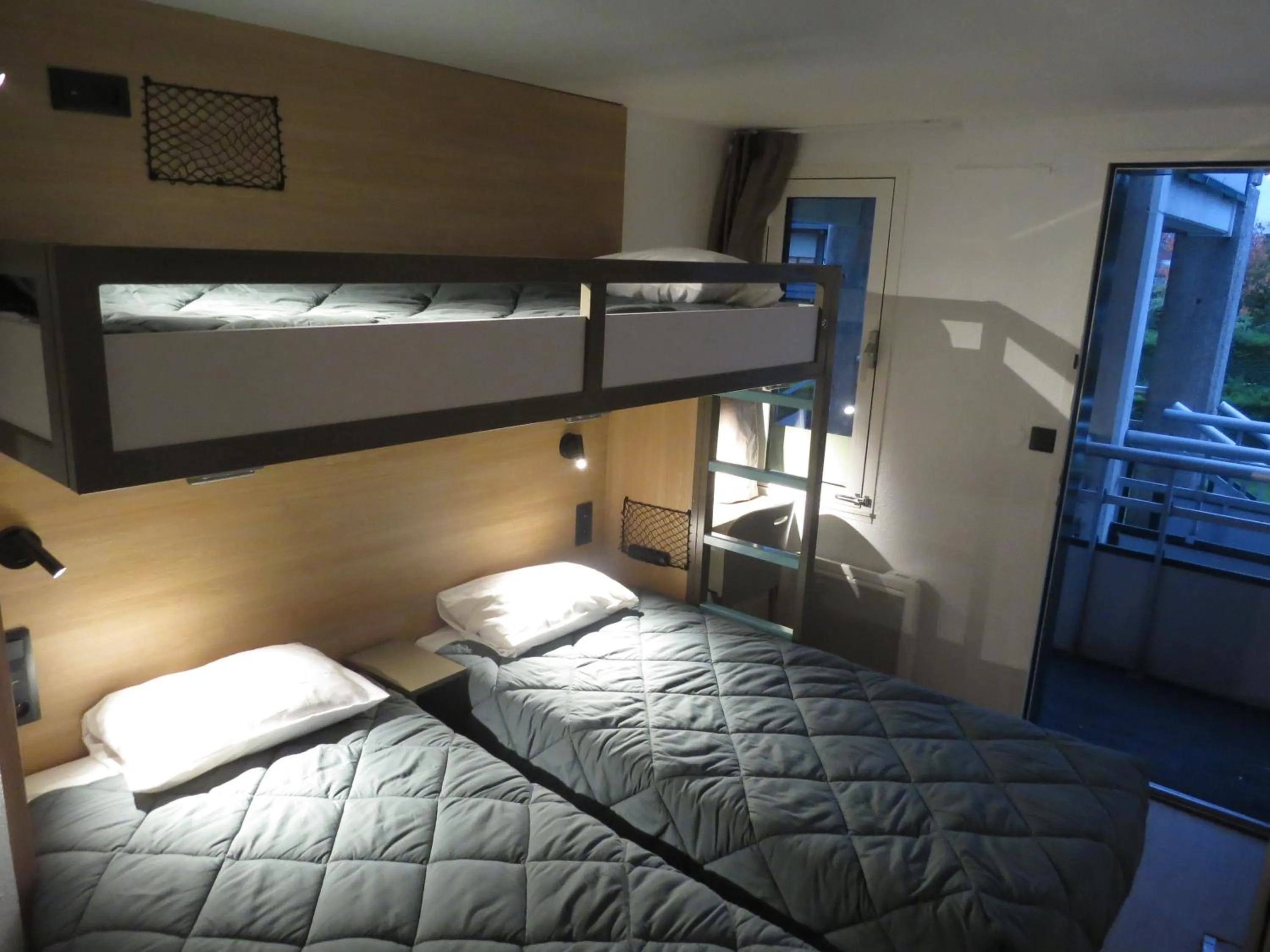Bedroom, Bed in HOTEL PREMIERE CLASSE Rouen Sud Oissel