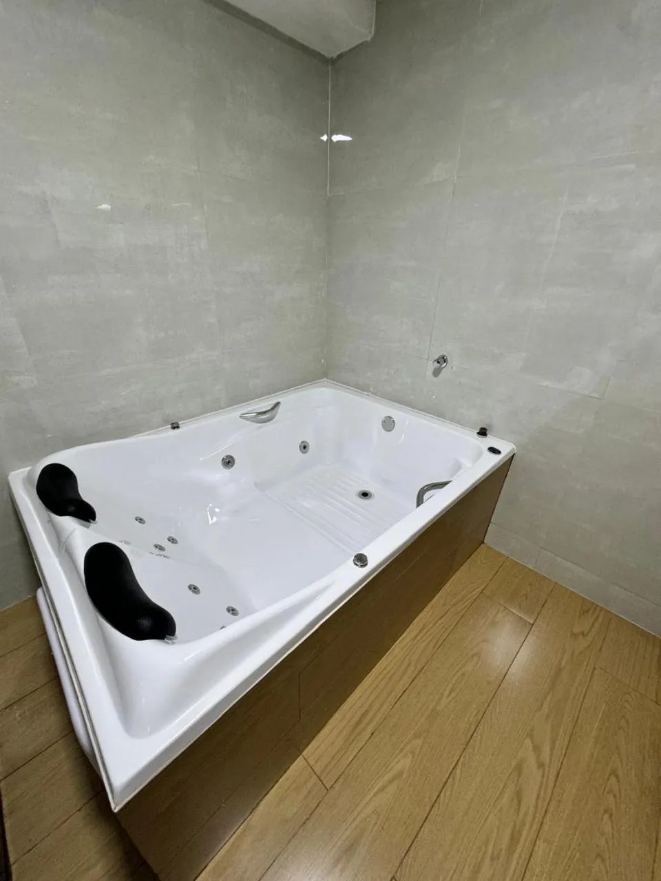 Hot Tub in Hotel Sea Angels