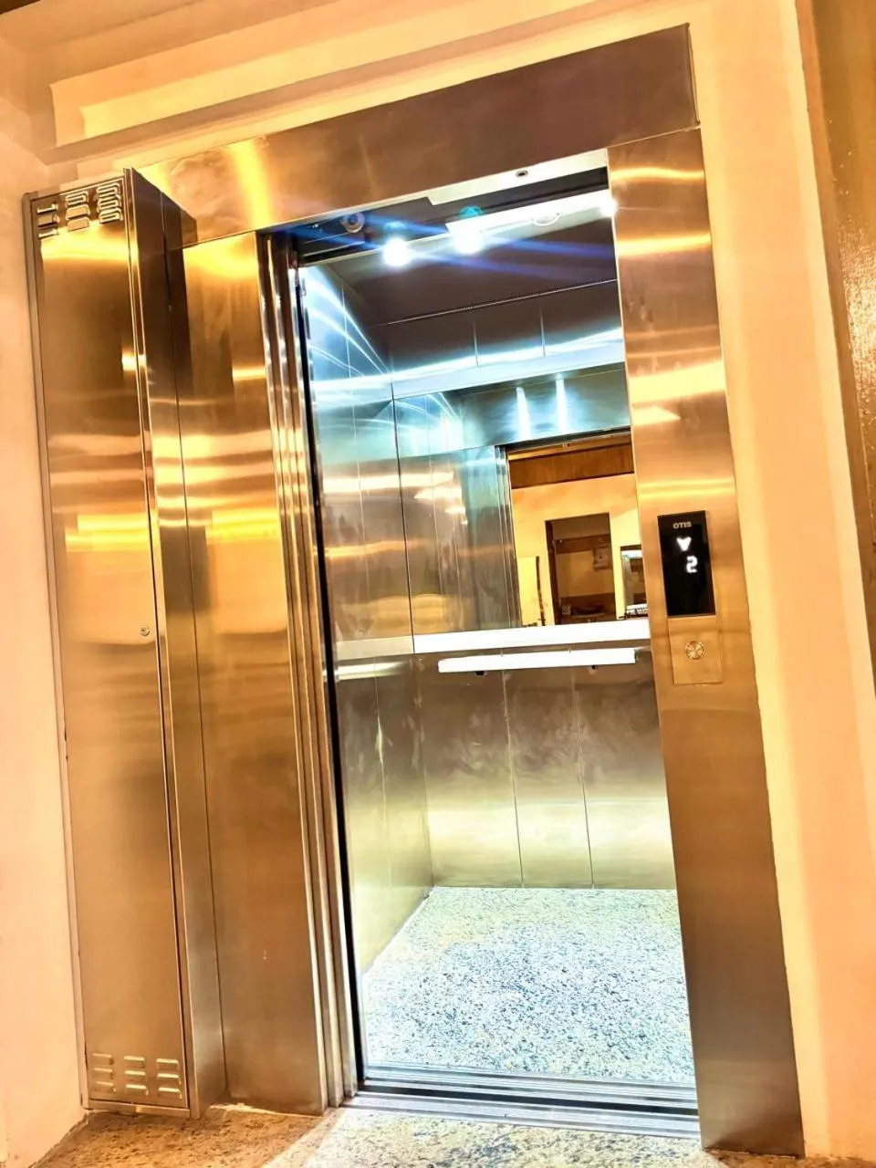 elevator in Hotel Sea Angels