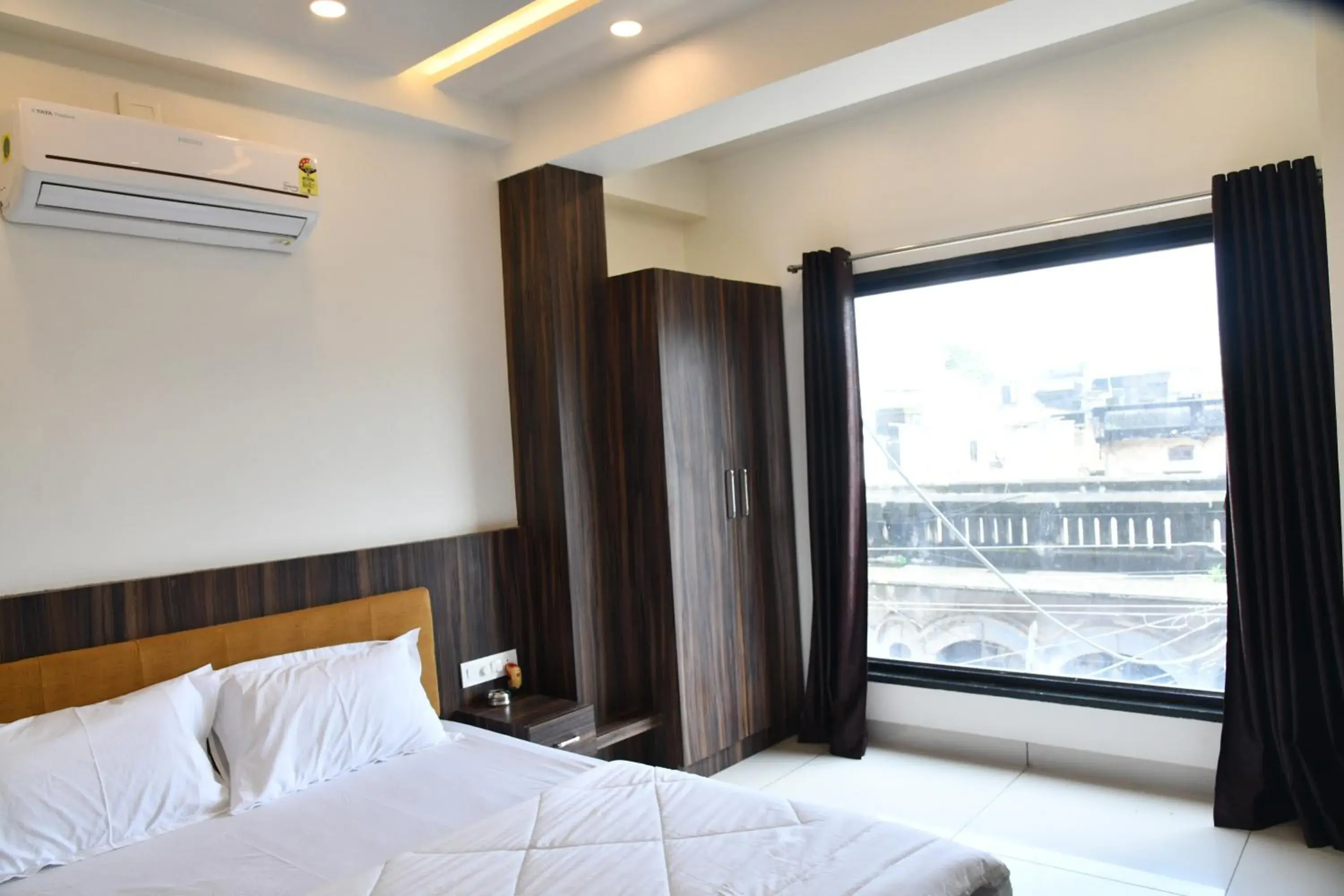 Bed in Hotel Shreeji Palace Bed in Hotel Shreeji Palace