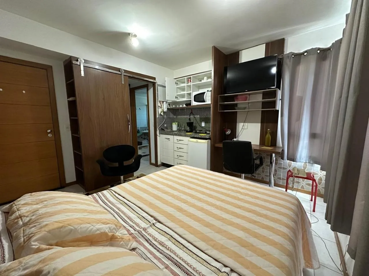 Photo of the whole room, Bed in Apart-Hotel Biarritz Hplus Long Stay