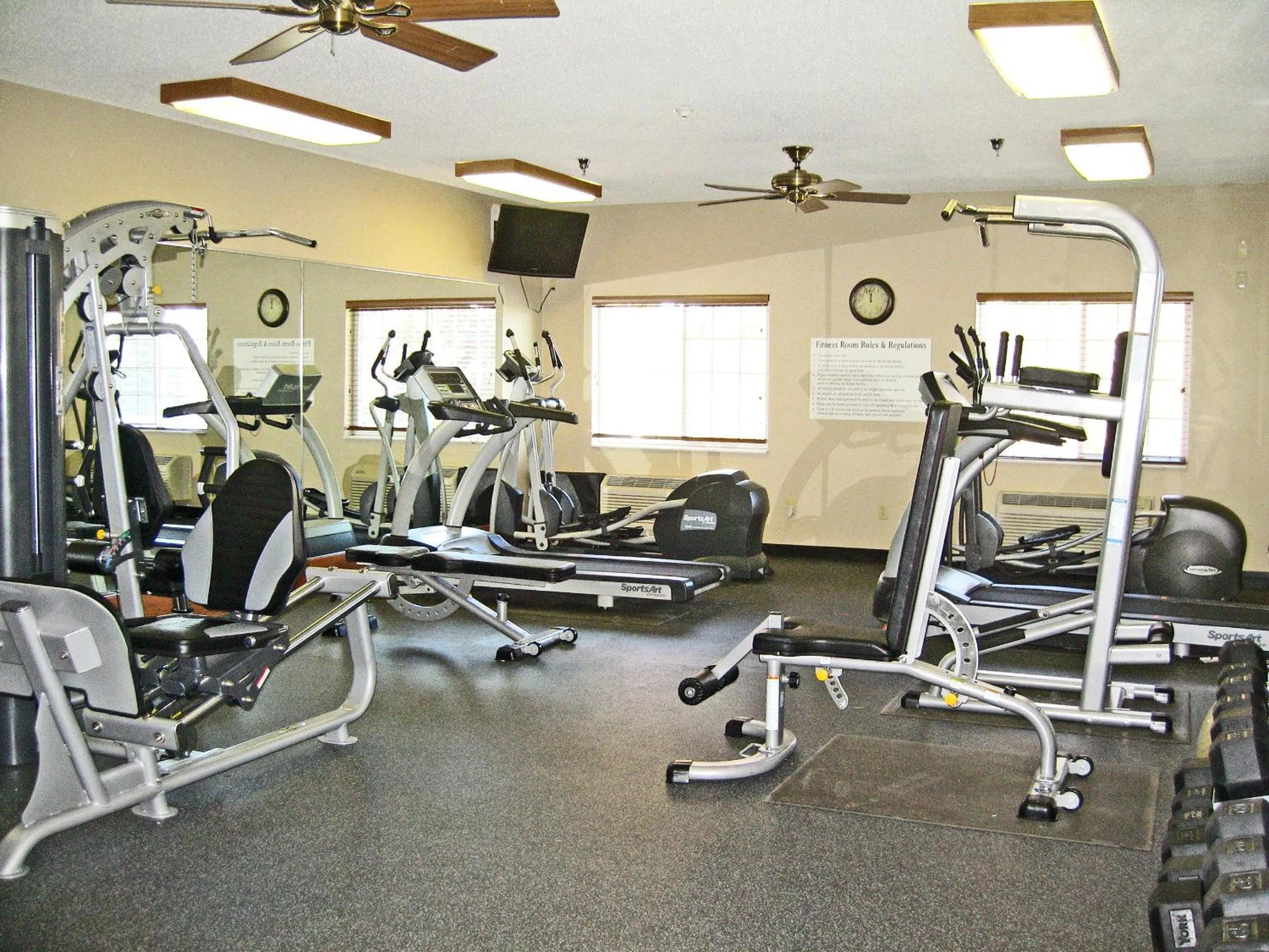 Fitness centre/facilities in Savanna Inn & Suites