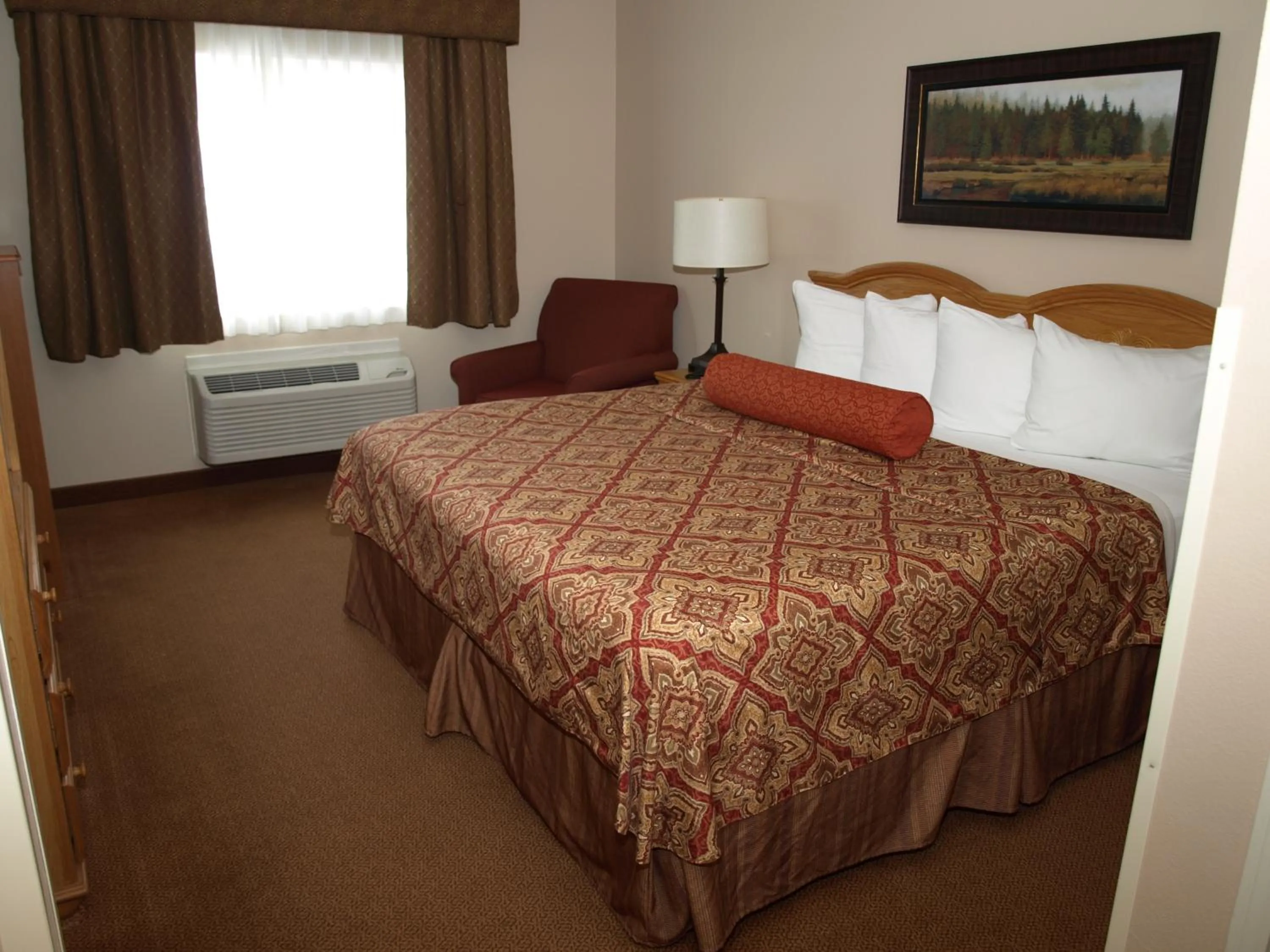 Day, Bed in Savanna Inn & Suites