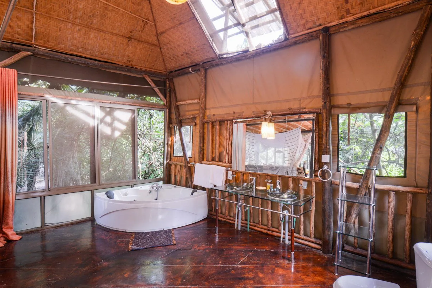 Bathroom in Malakai Eco Lodge