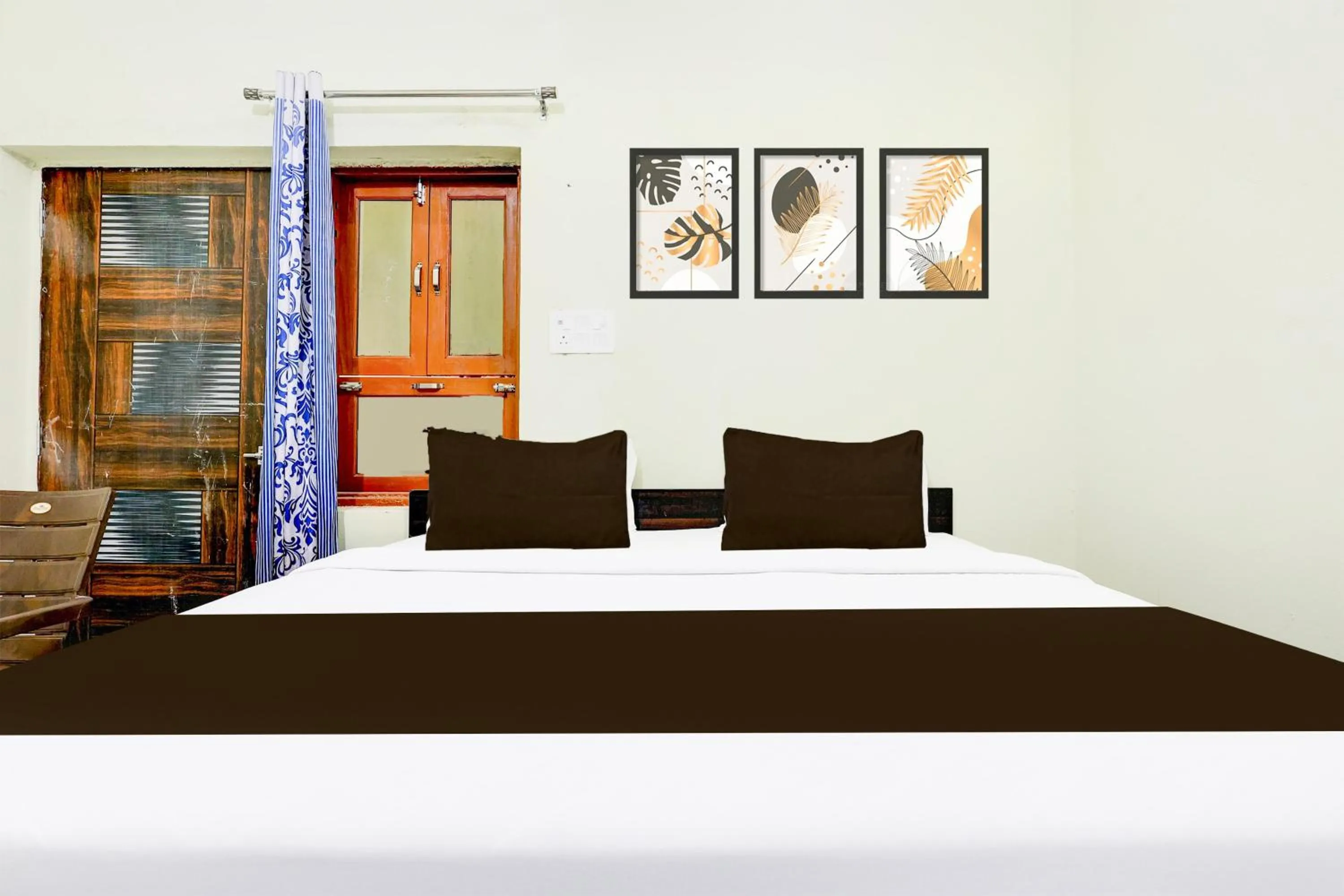 Bedroom, Bed in Hotel O Chaudhary Hotel