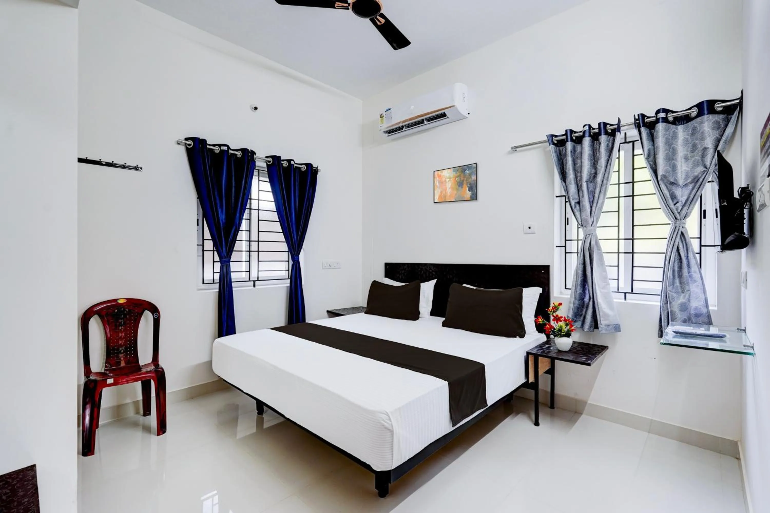 Bedroom, Bed in Hotel O Elegant Residency Vandalur Zoo