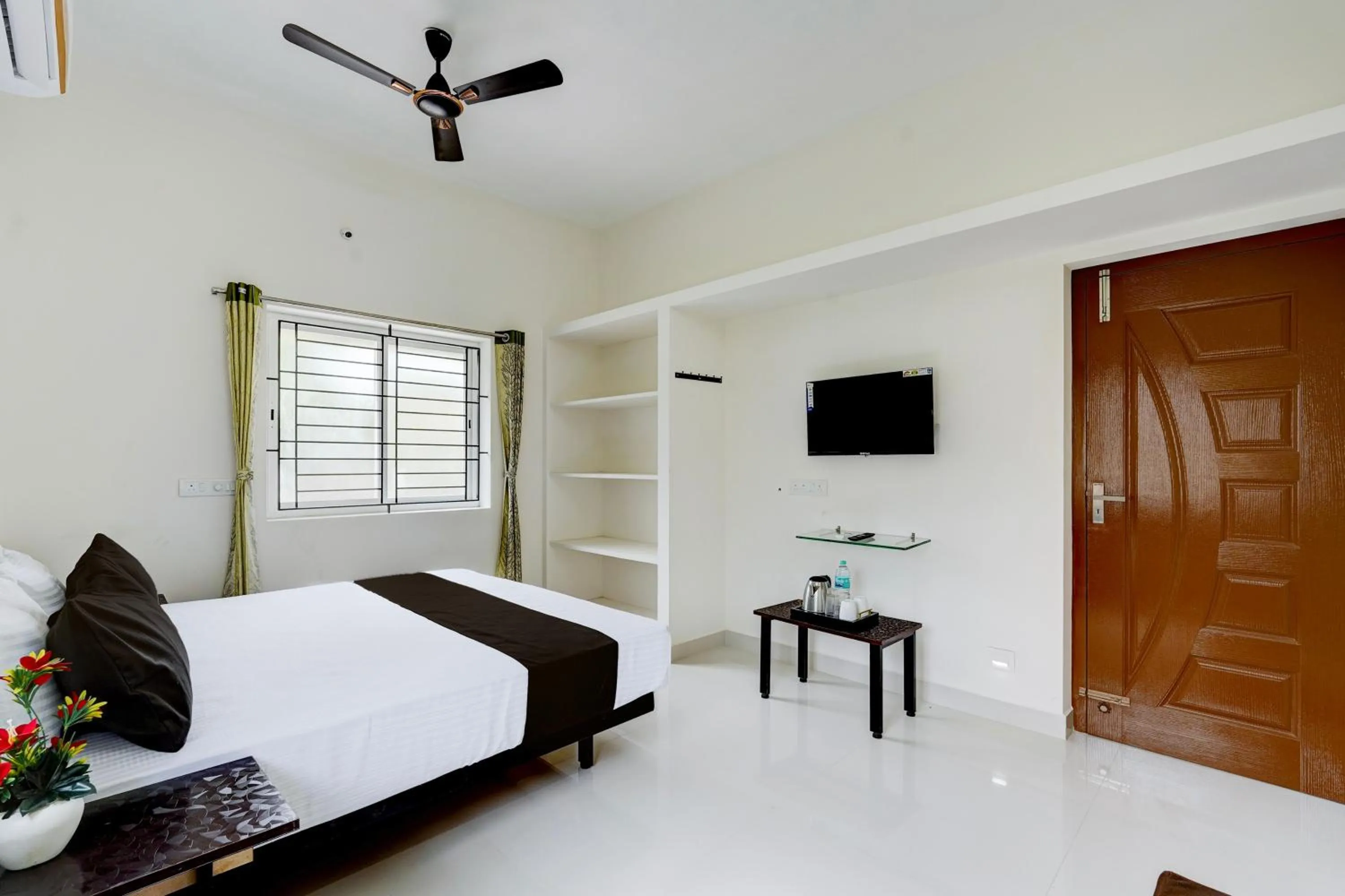 Bedroom, Bed in Hotel O Elegant Residency Vandalur Zoo