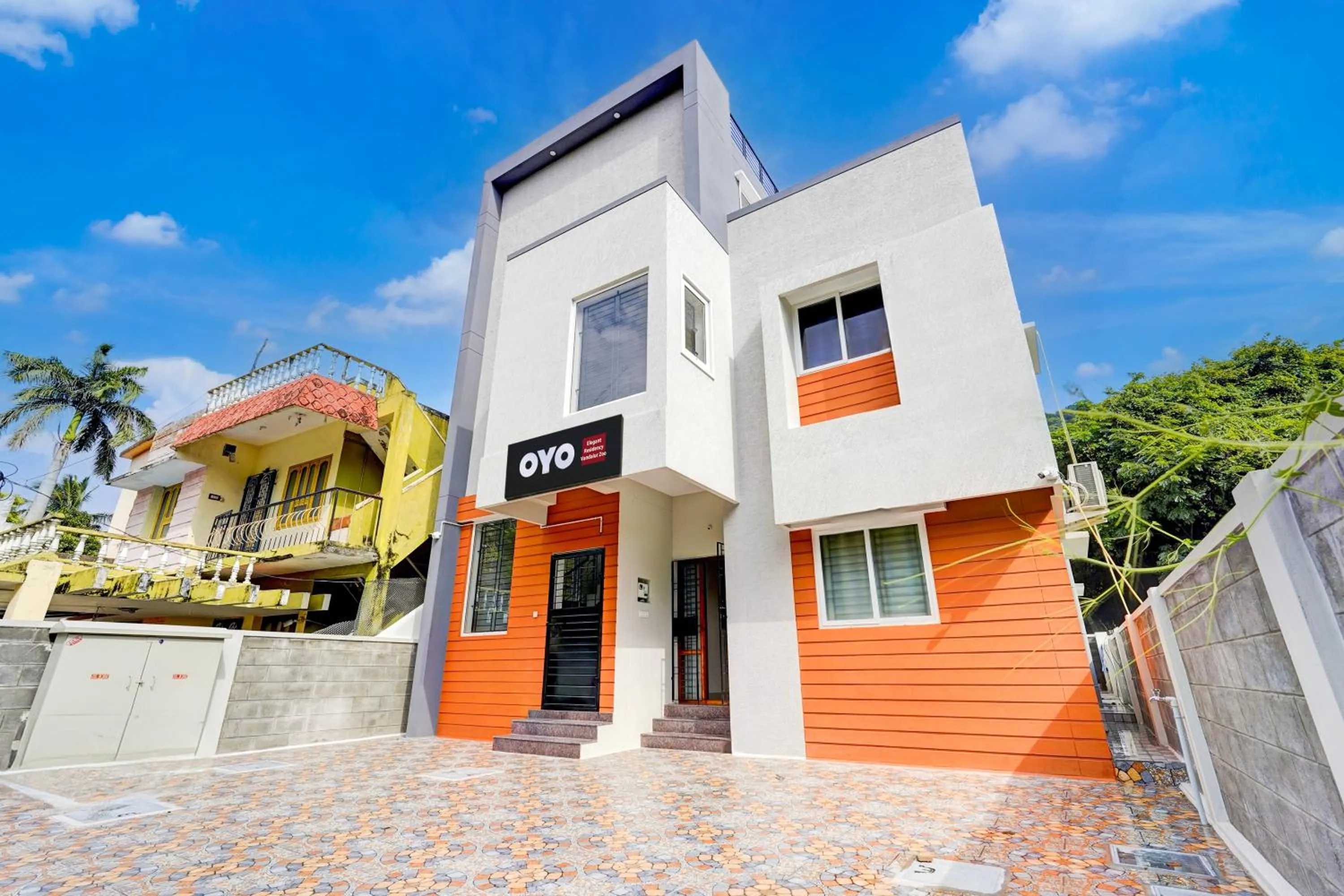 Facade/entrance in Hotel O Elegant Residency Vandalur Zoo