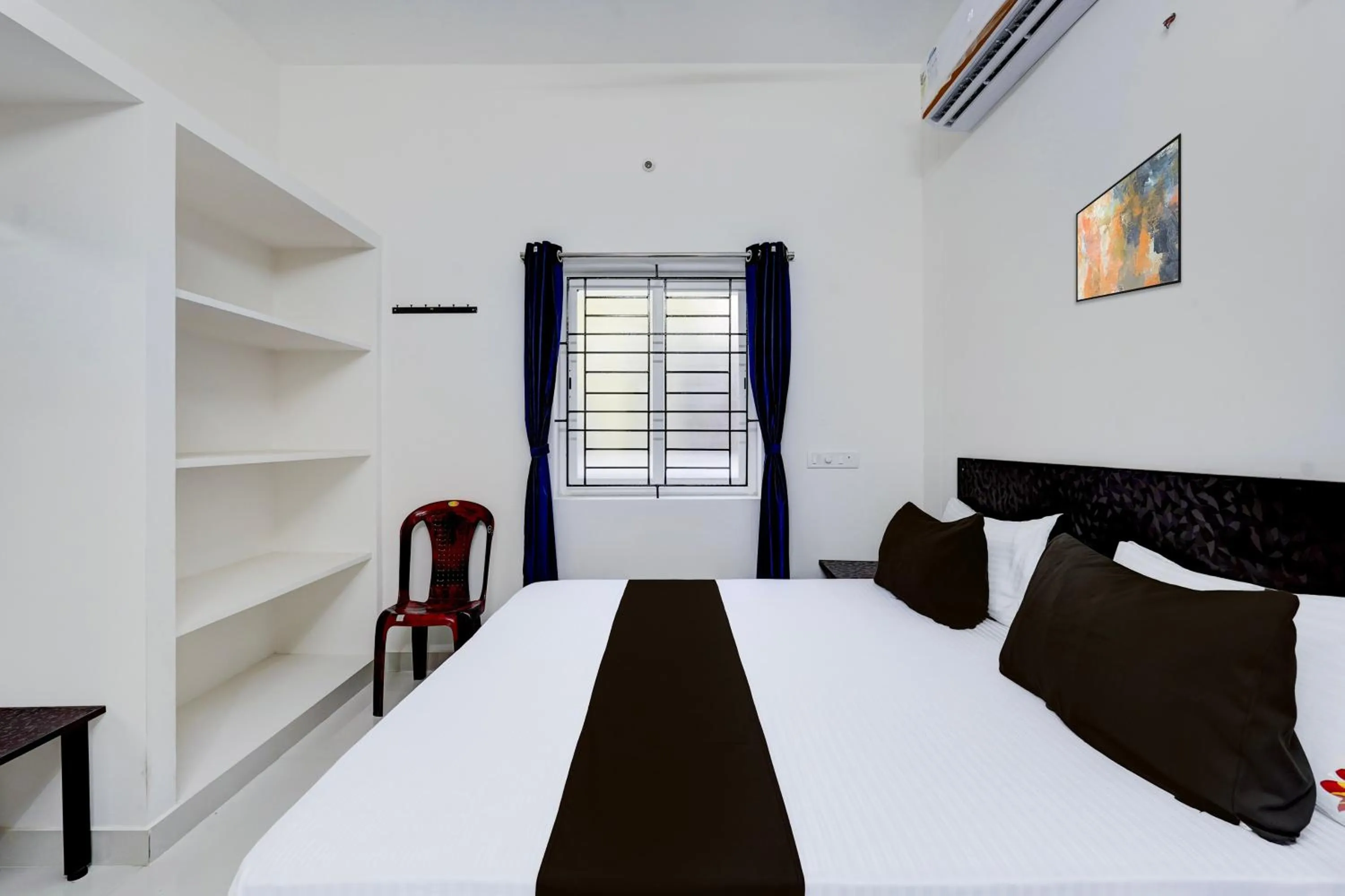 Bedroom, Bed in Hotel O Elegant Residency Vandalur Zoo