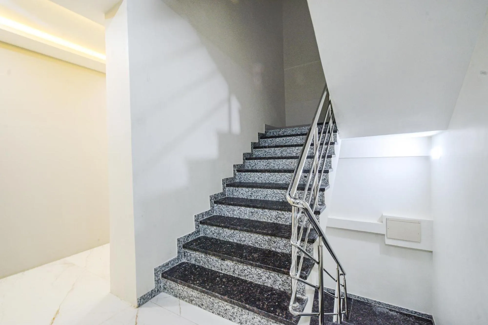 Lobby or reception in FabHotel SSR Ikon Suites - Nr Hyderabad Central University, Kondapur