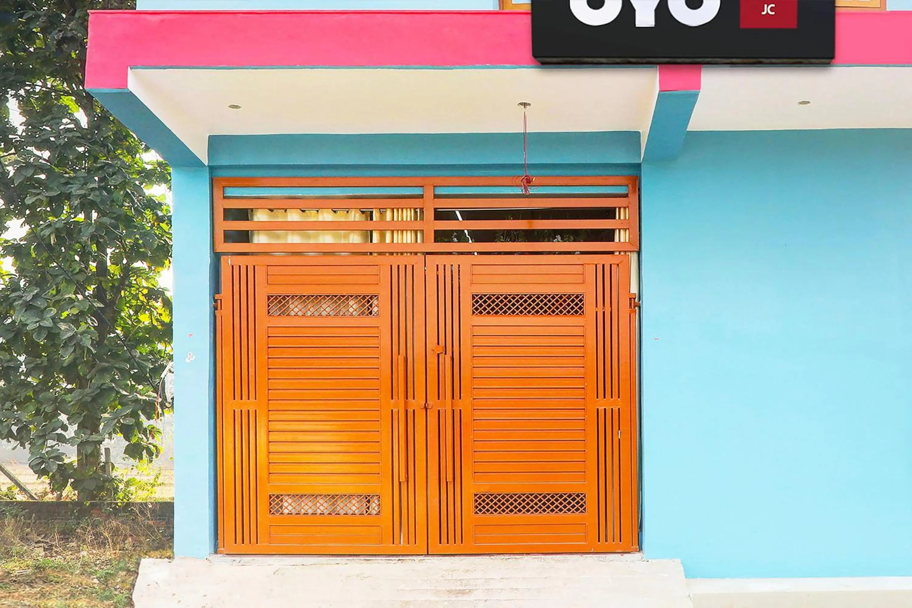 Facade/entrance in HOTEL O JC