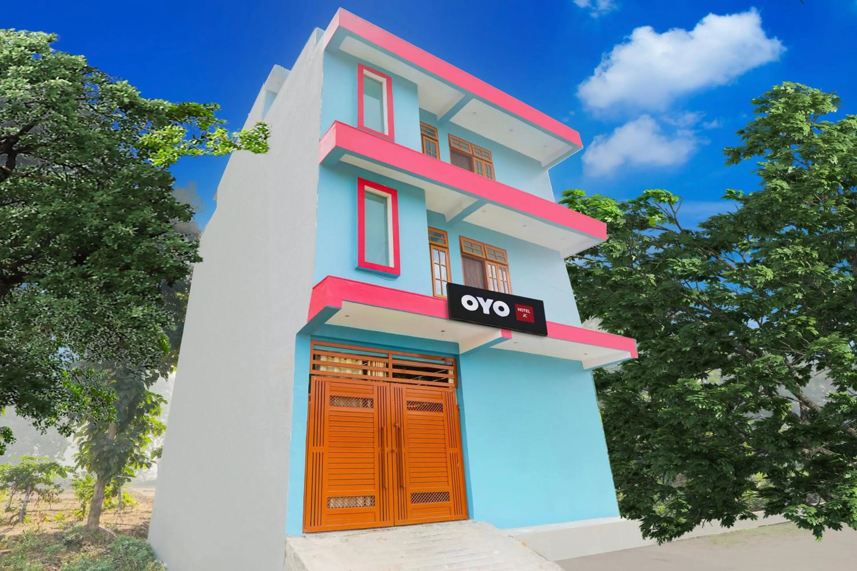 Facade/entrance in HOTEL O JC