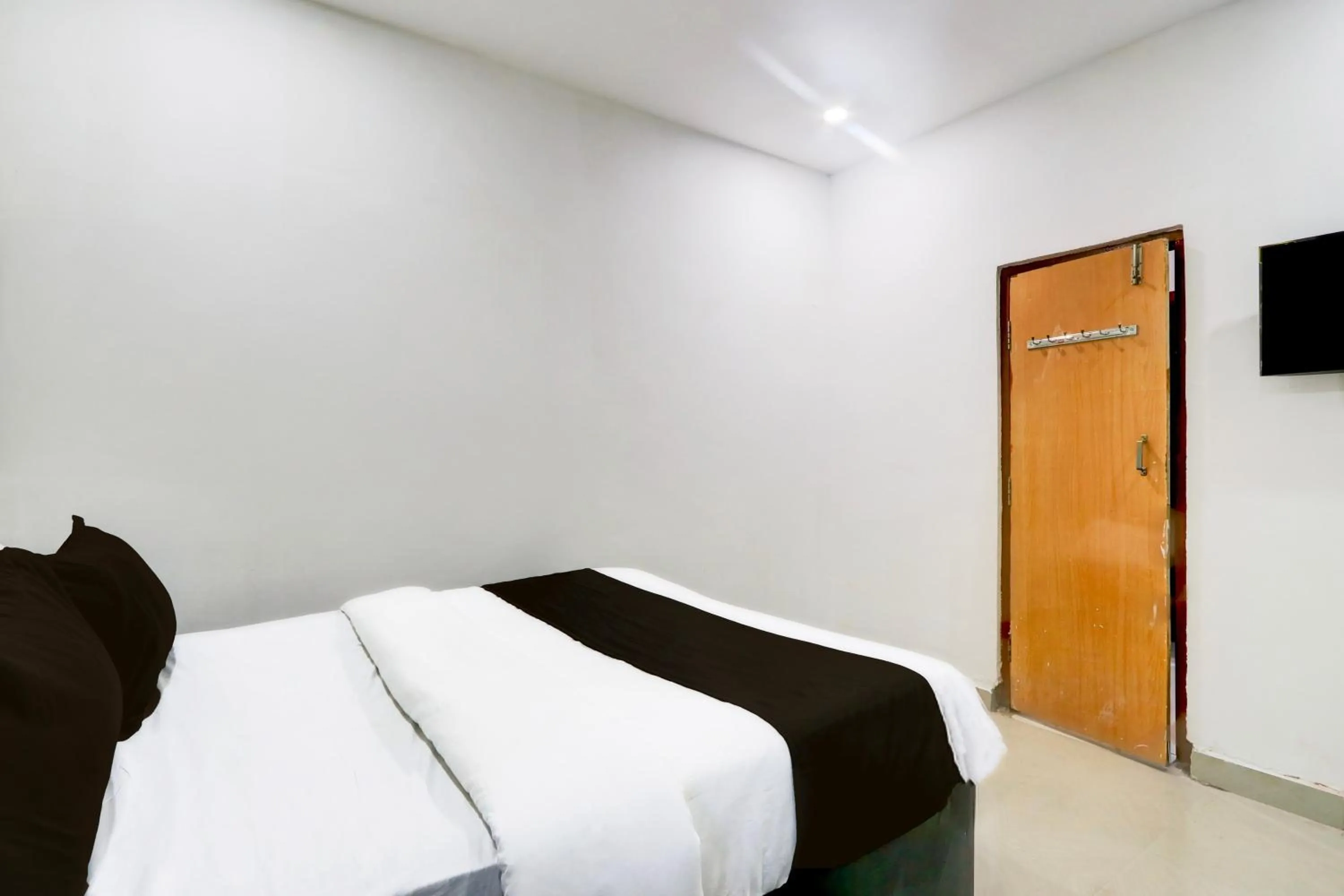 Bedroom, Bed in Hotel O by OYO Tara Grand luxury Rooms