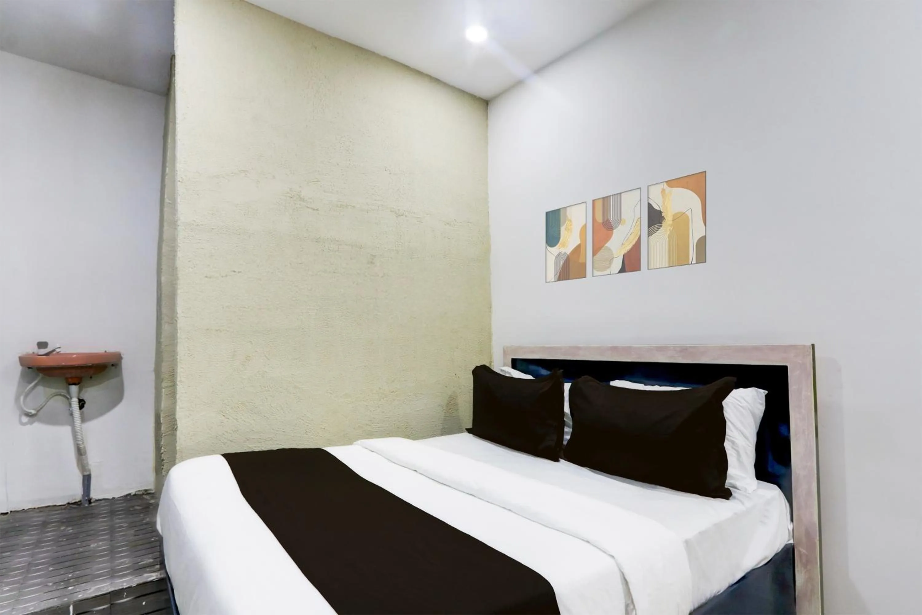 Hotel O by OYO Tara Grand luxury Rooms