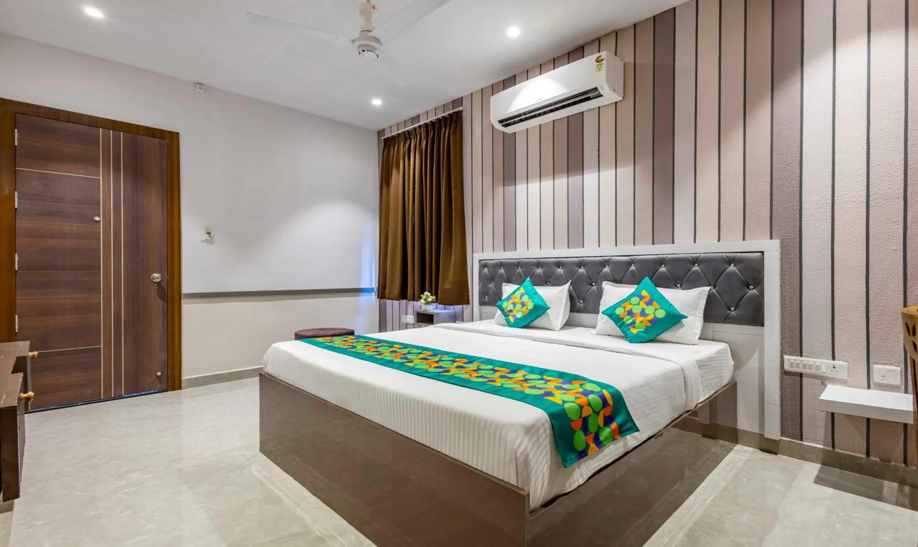 Bedroom, Bed in Treebo Imperia, Kommadi Bedroom, Bed in Treebo Imperia, Kommadi