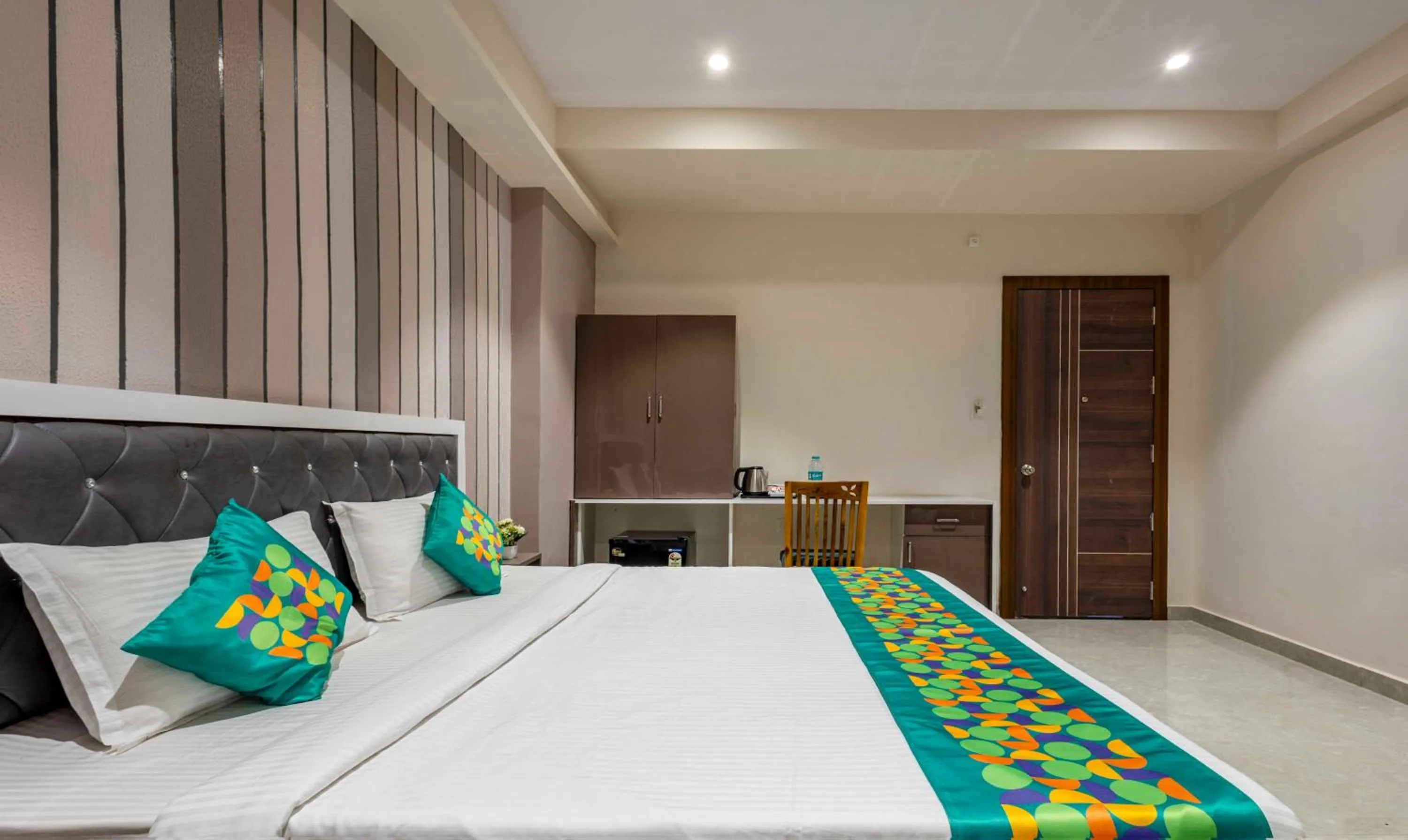 Bedroom, Bed in Treebo Imperia, Kommadi