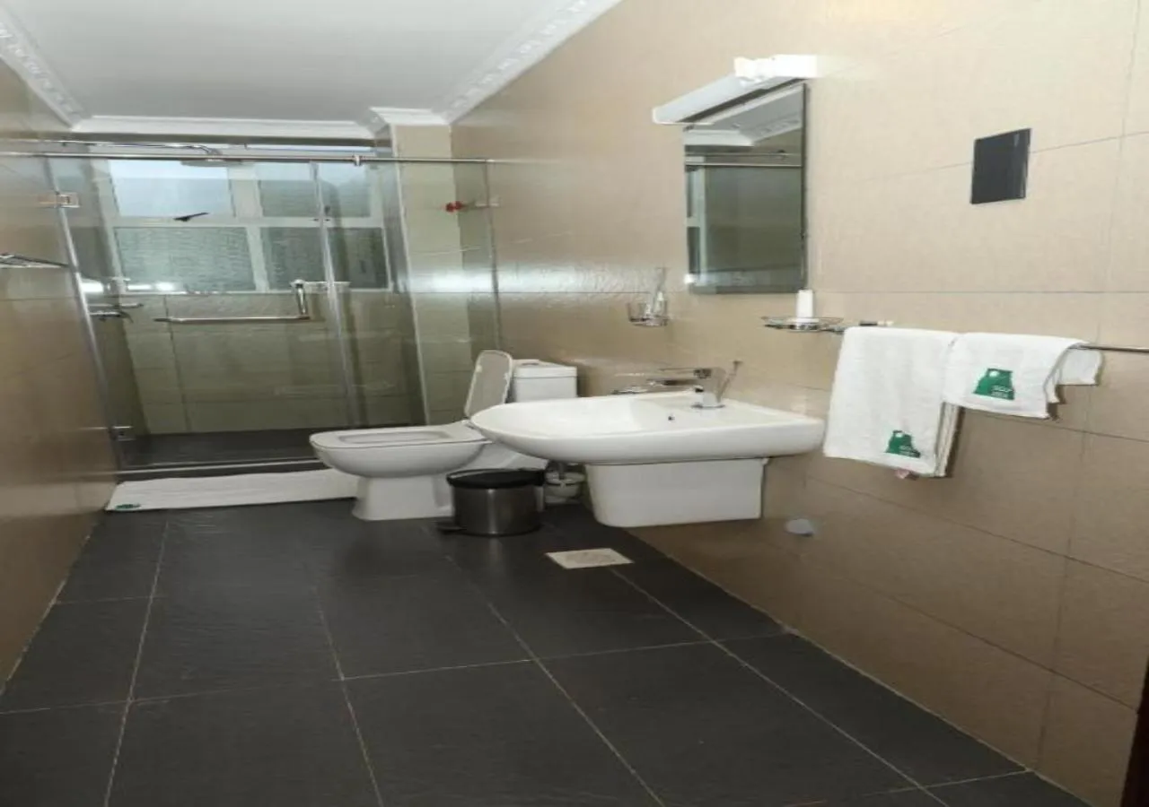 Shower in Golf View Serviced Apartments