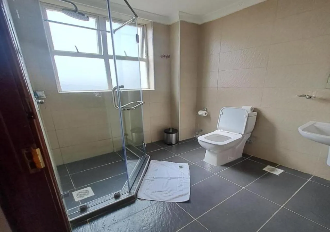 Shower in Golf View Serviced Apartments