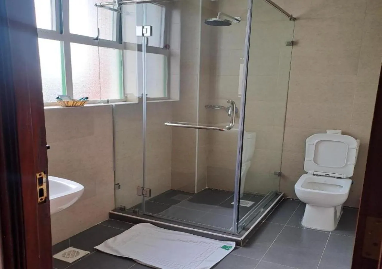 Shower in Golf View Serviced Apartments