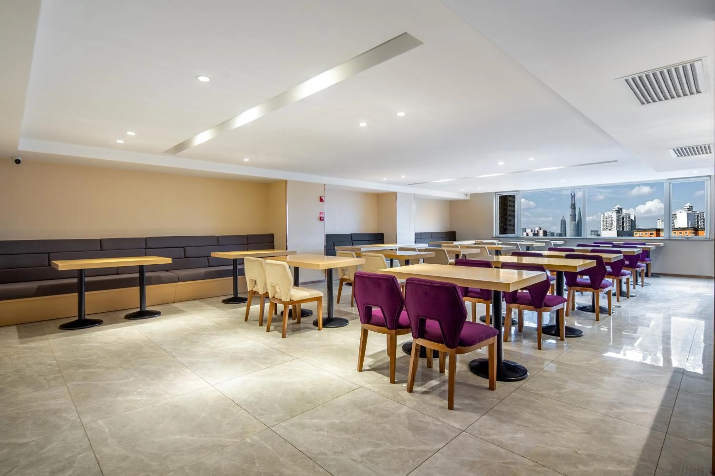 Dining area in Lavande Hotel Beijing Tiananmen Square Wangfujing Street Branch
