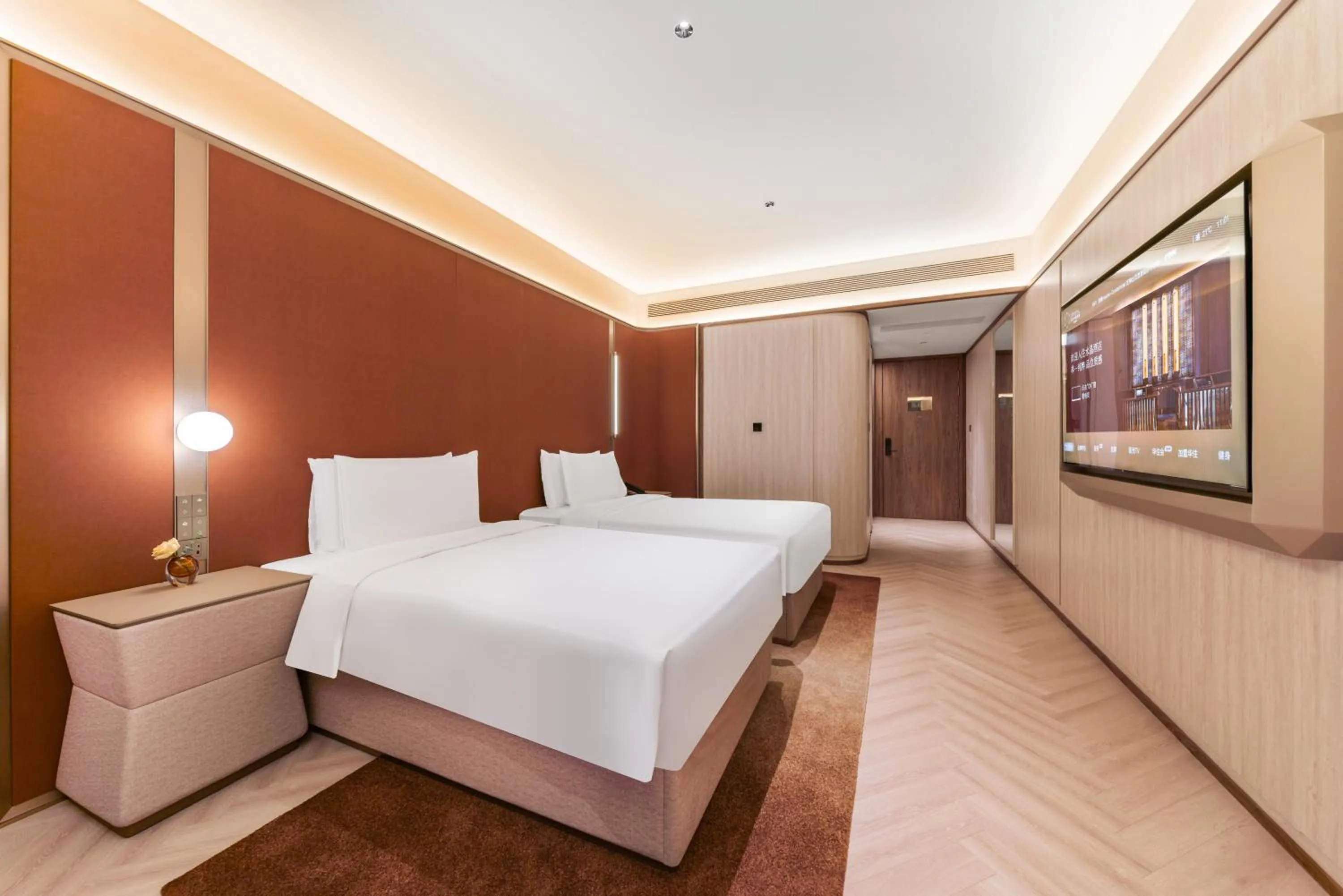 Photo of the whole room, Bed in Crystal Orange Hotel Shanghai The Bund Yu Garden
