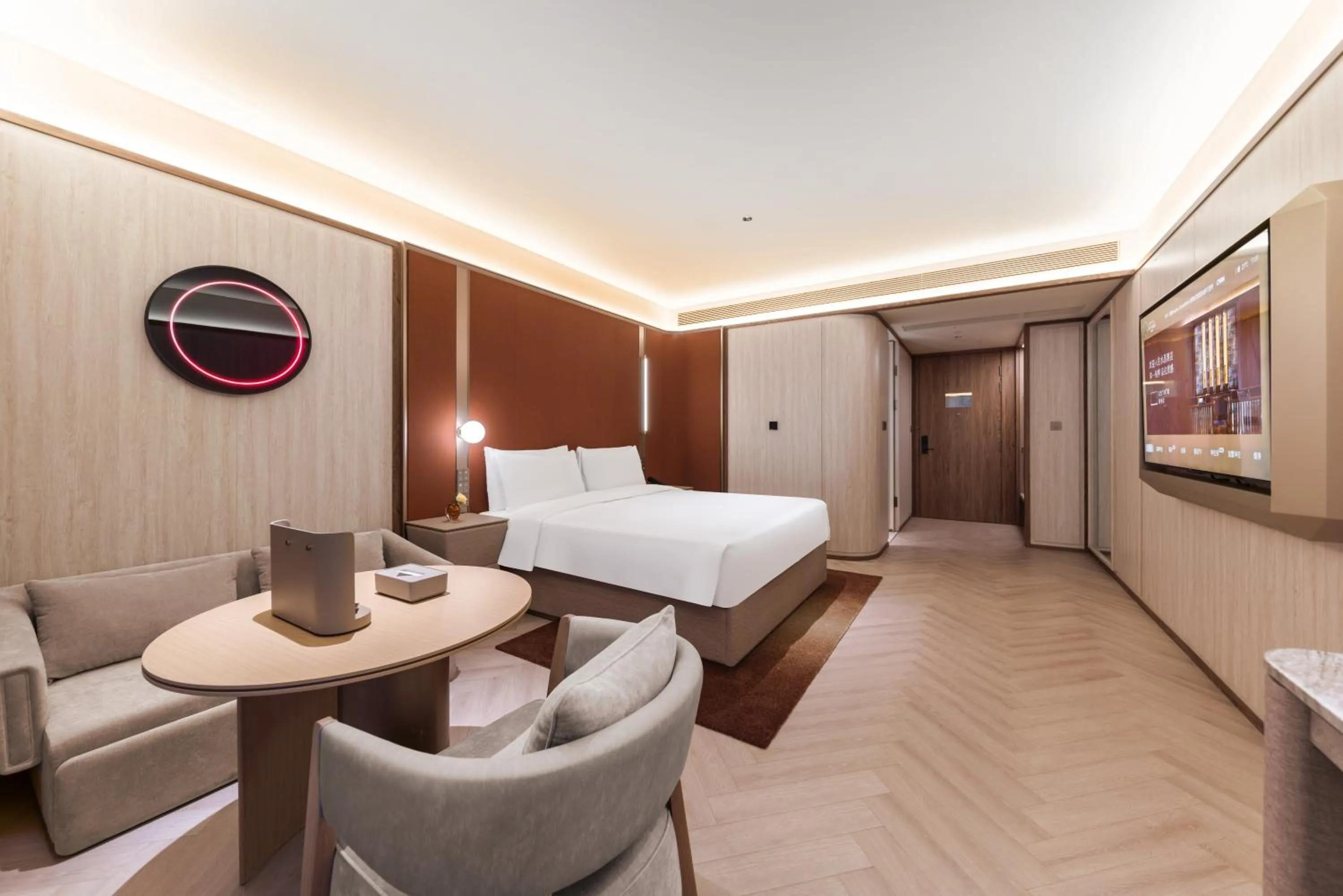 Photo of the whole room, Bed in Crystal Orange Hotel Shanghai The Bund Yu Garden