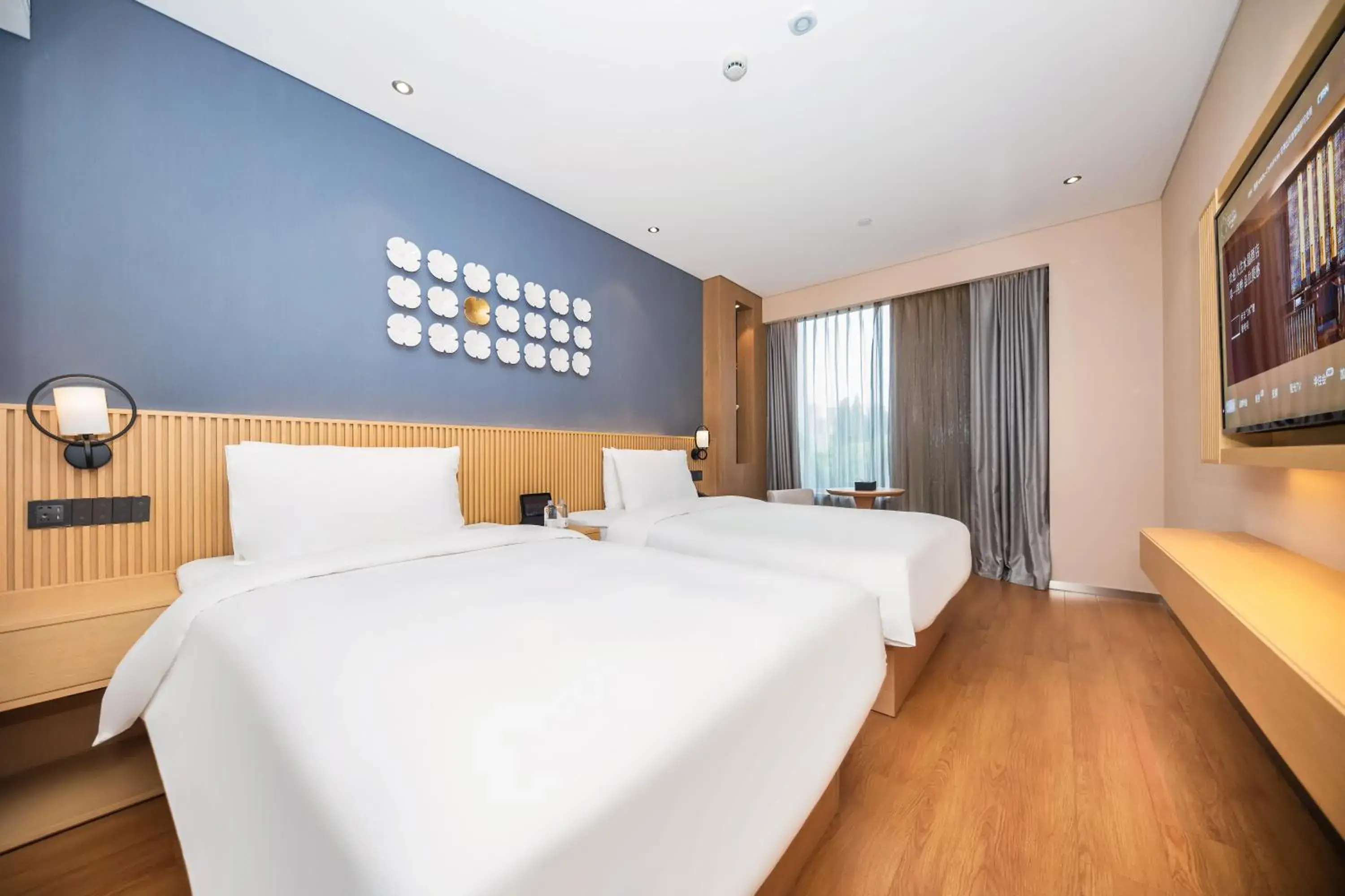 Superior Double or Twin Room in Crystal Orange Hotel Shanghai The Bund Yu Garden Superior Double or Twin Room in Crystal Orange Hotel Shanghai The Bund Yu Garden