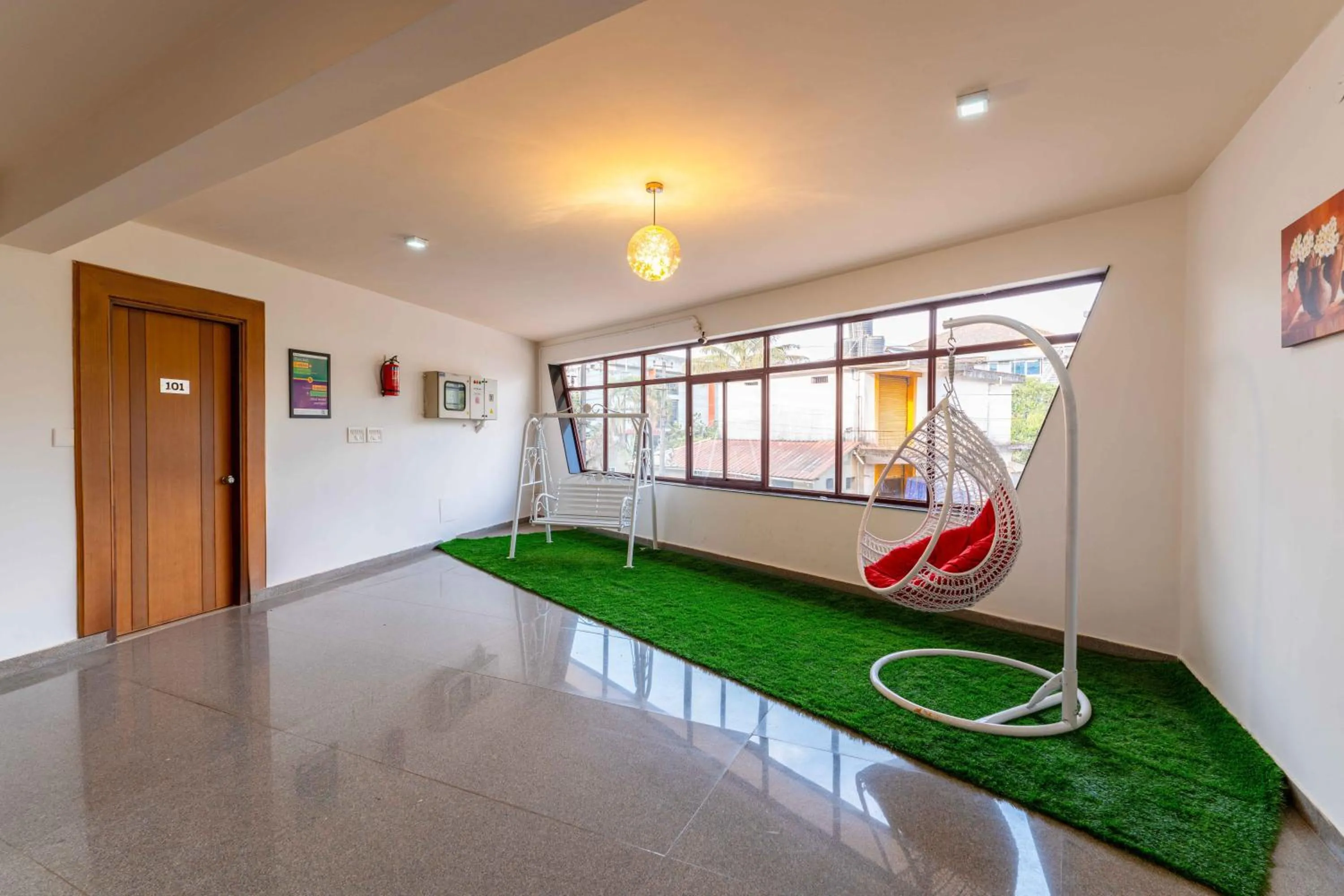 Lobby or reception in Treebo Regalia Comforts, 15 Mins From Abbey Waterfall